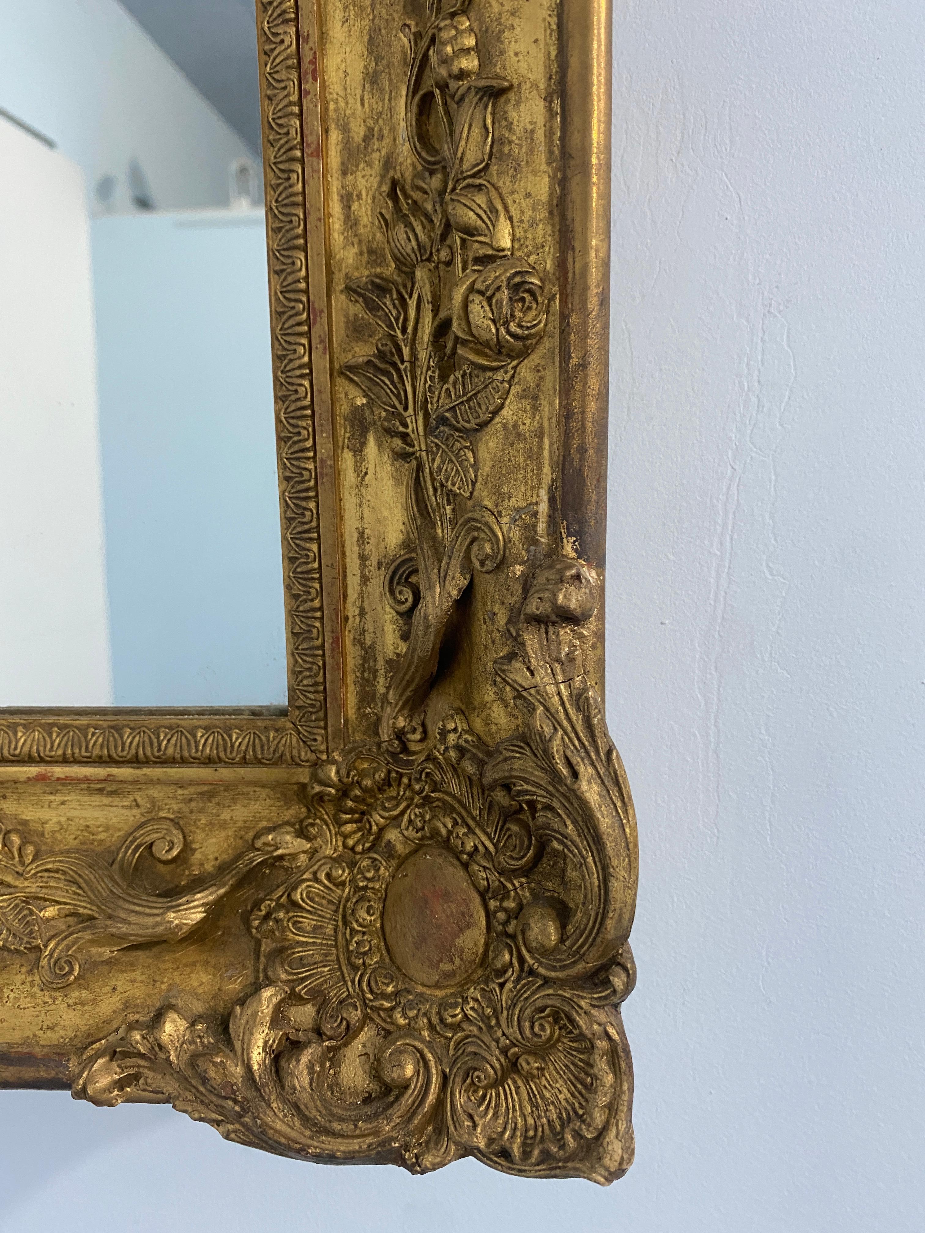 Gesso Miroir ancien français doré à la feuille d'or de l'époque Napoléon III, 1870 en vente