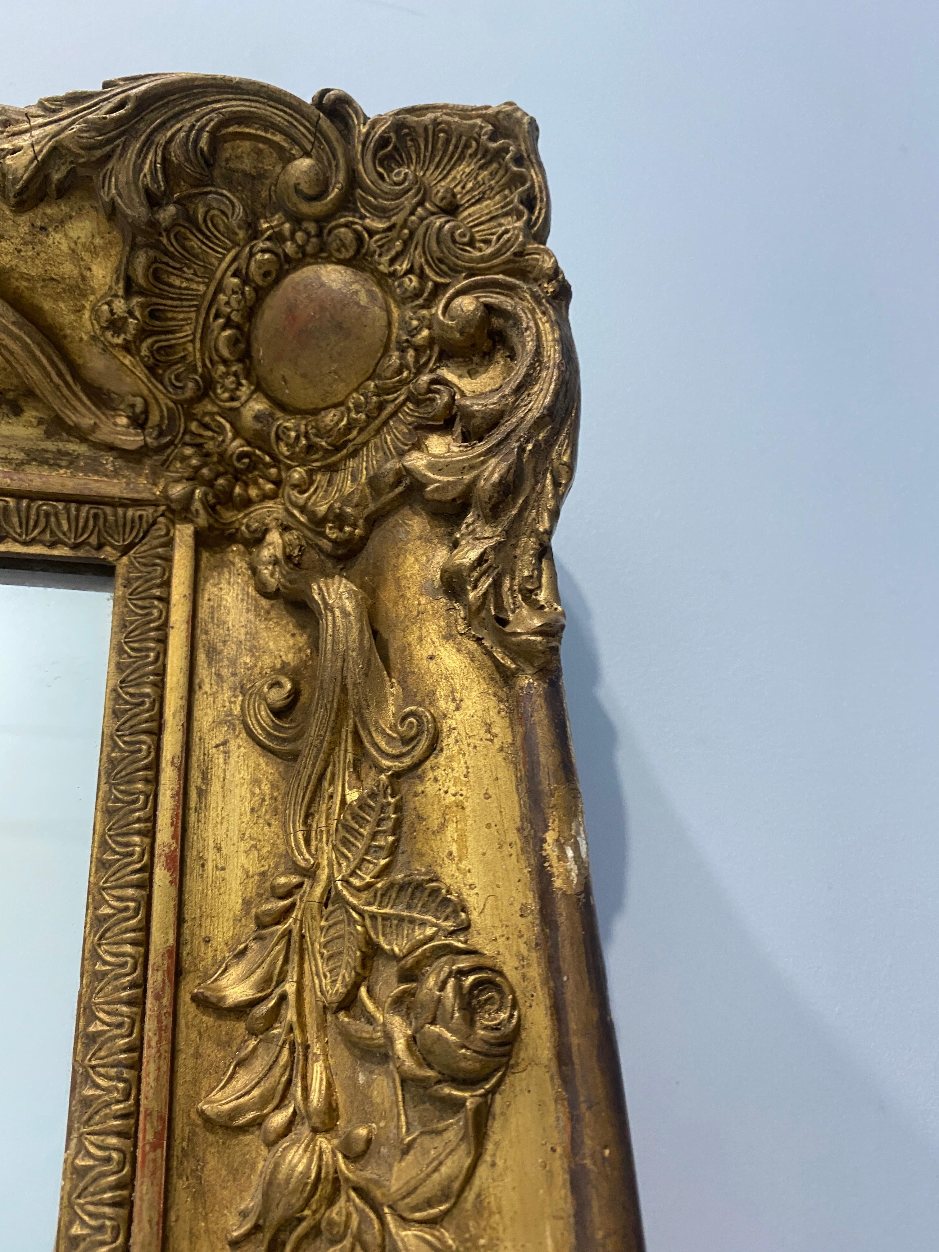 Miroir ancien français doré à la feuille d'or de l'époque Napoléon III, 1870 en vente 1