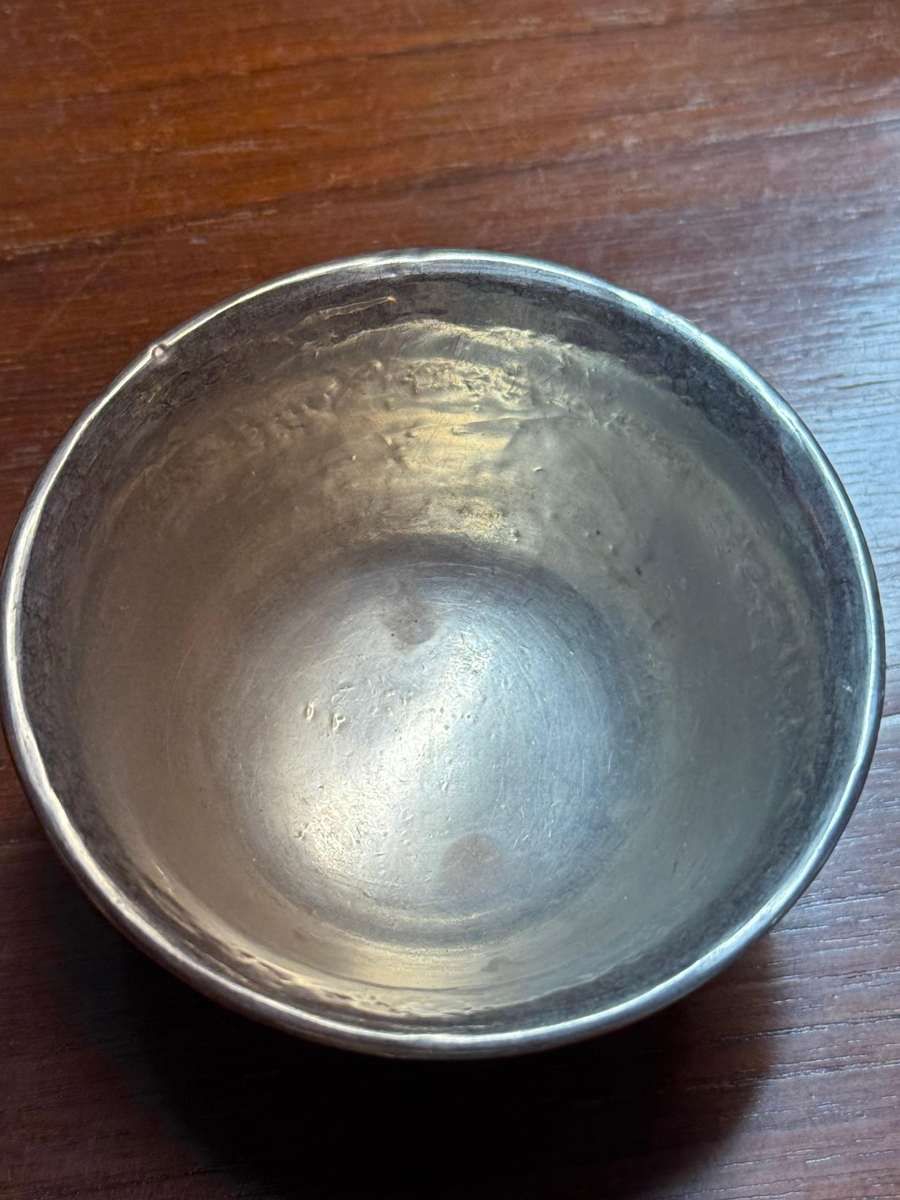 Antique Tibet Po Cha Mug Silver Finely Engraved Jade White Coral For Sale 10