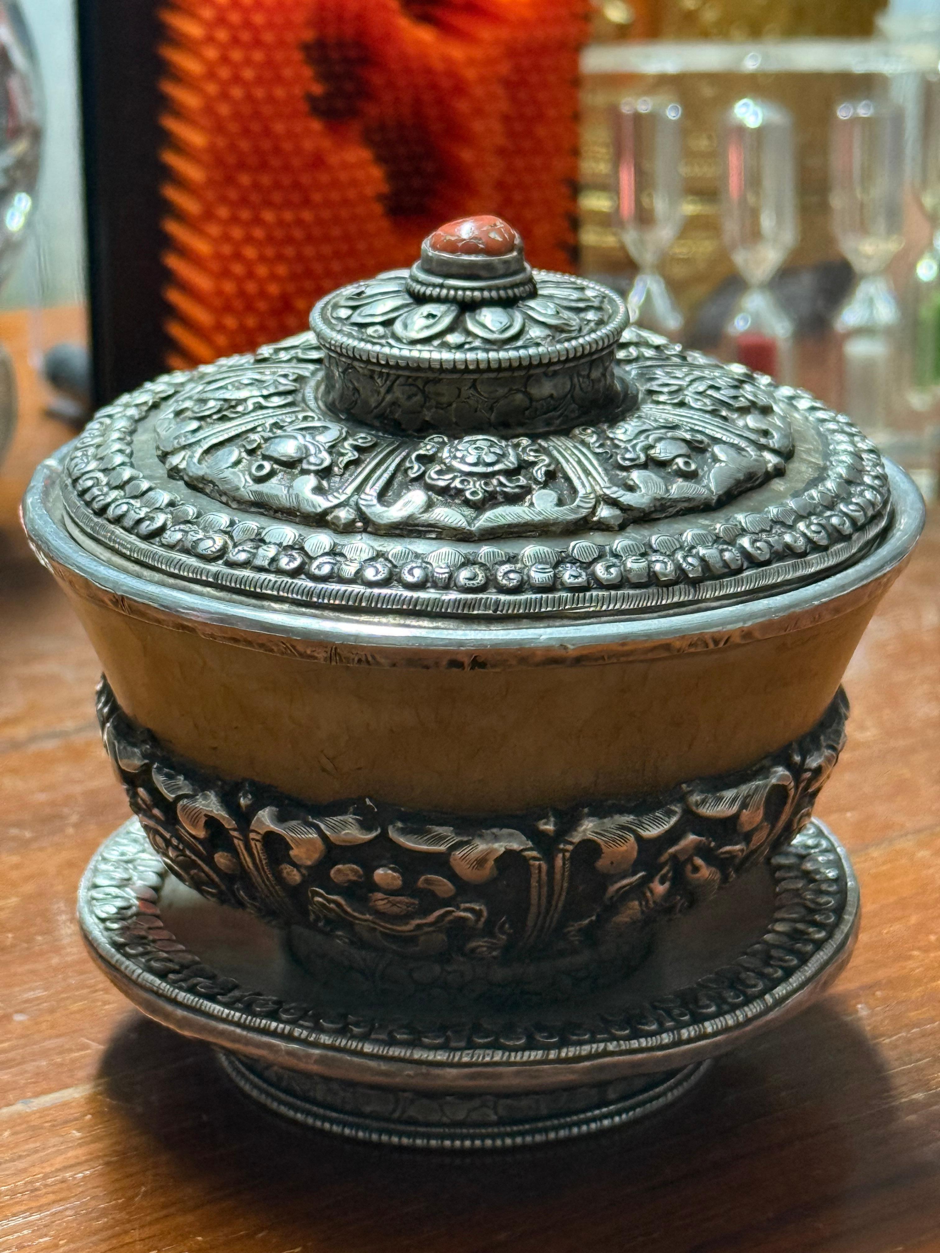 Antique Tibet Po Cha Mug Silver Finely Engraved Jade White Coral For Sale 11