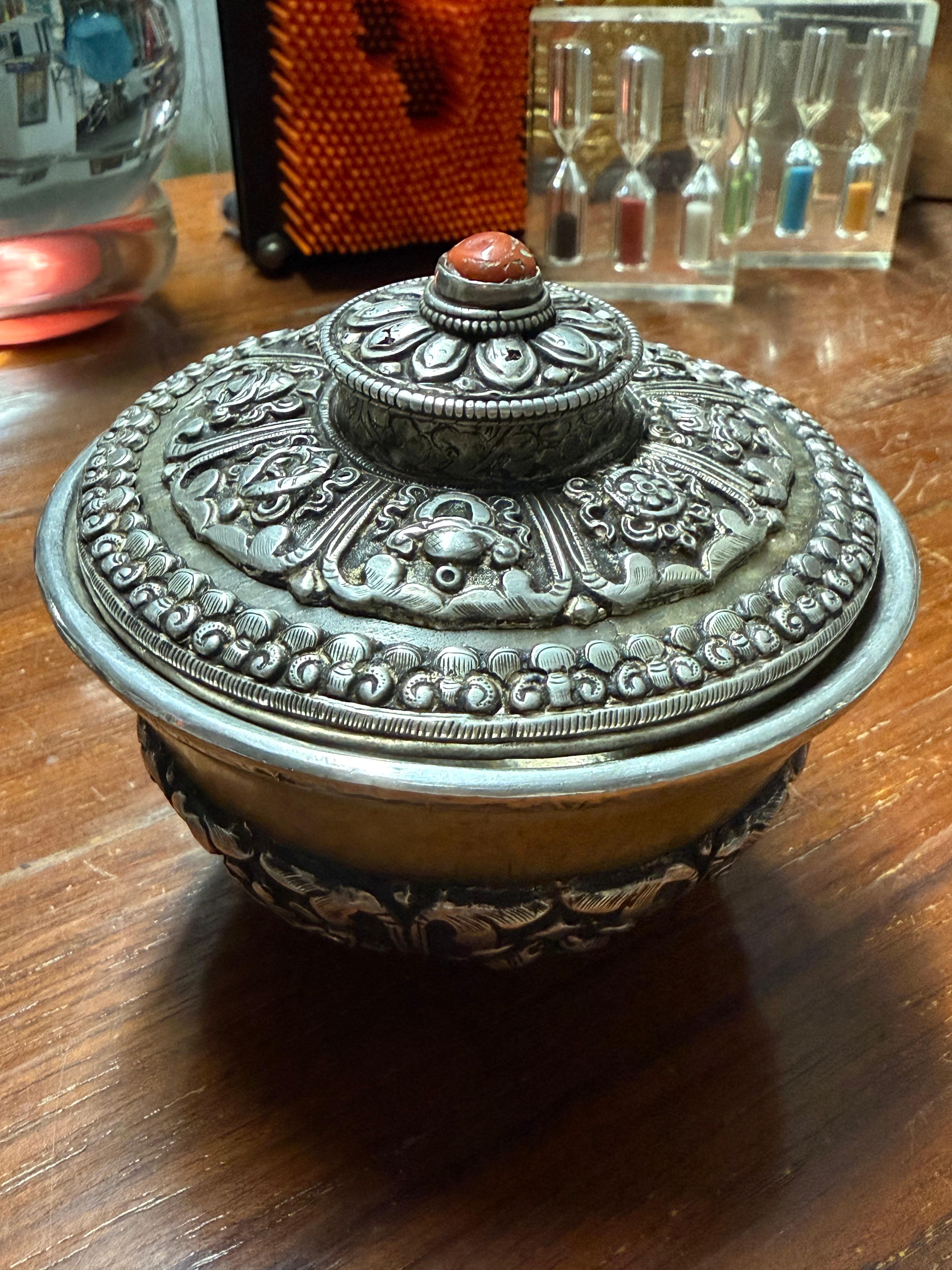 Antique Tibet Po Cha Mug Silver Finely Engraved Jade White Coral For Sale 12