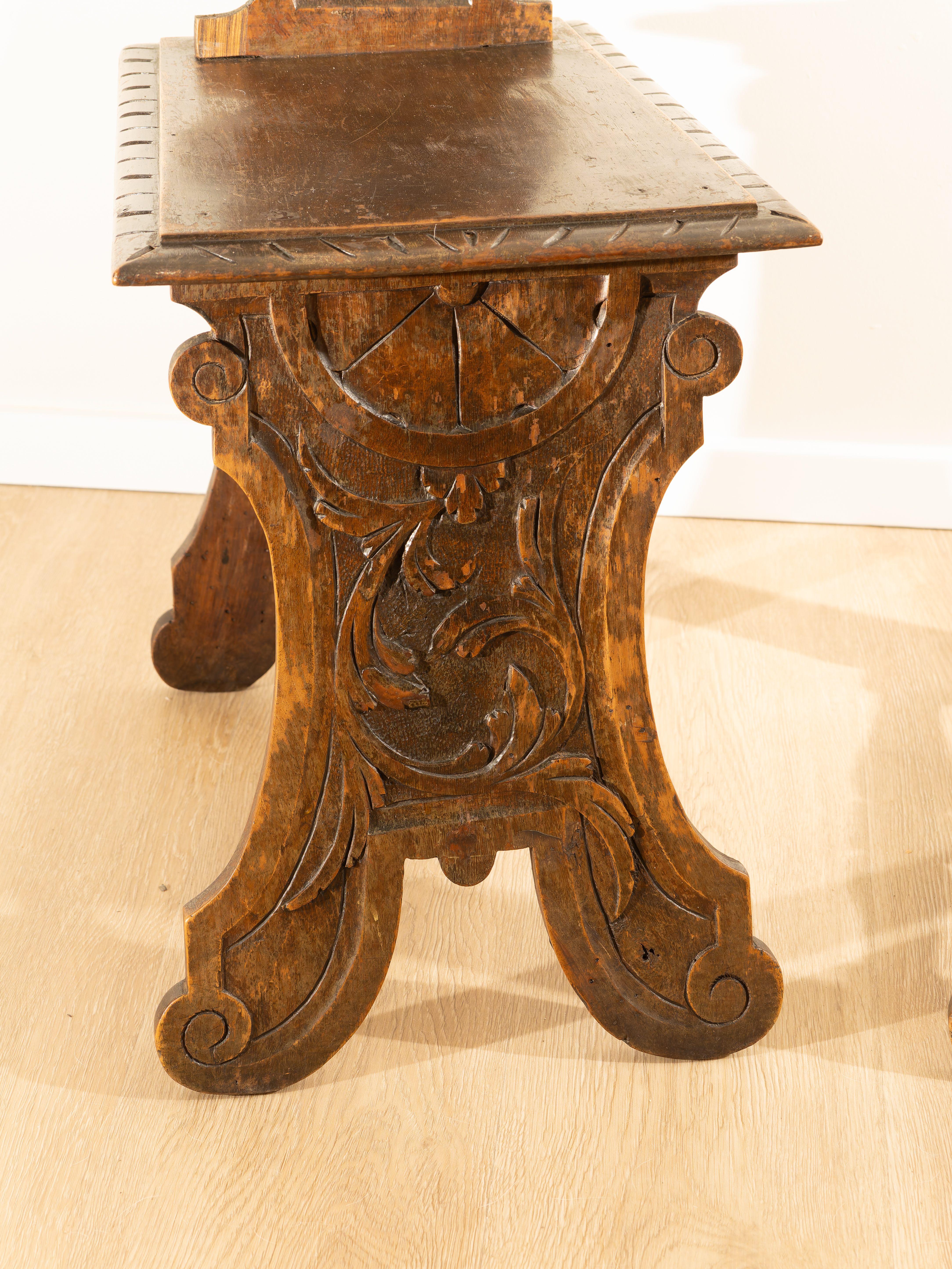 Antike Hocker Hocker, 19. Jahrhundert (Early 19th Century) im Angebot