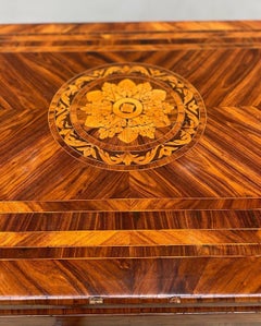 Antico Cassettone Luigi XVI - Tre Cassetti - Intarsio Floreale - XVIII Secolo 🇮