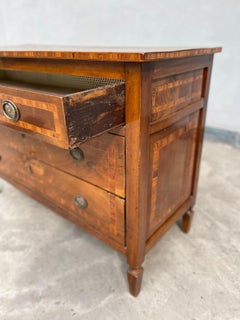 Antico Cassettone Luigi XVI Tre Cassetti Lastronato Intarsio Frontale XVIII Sec