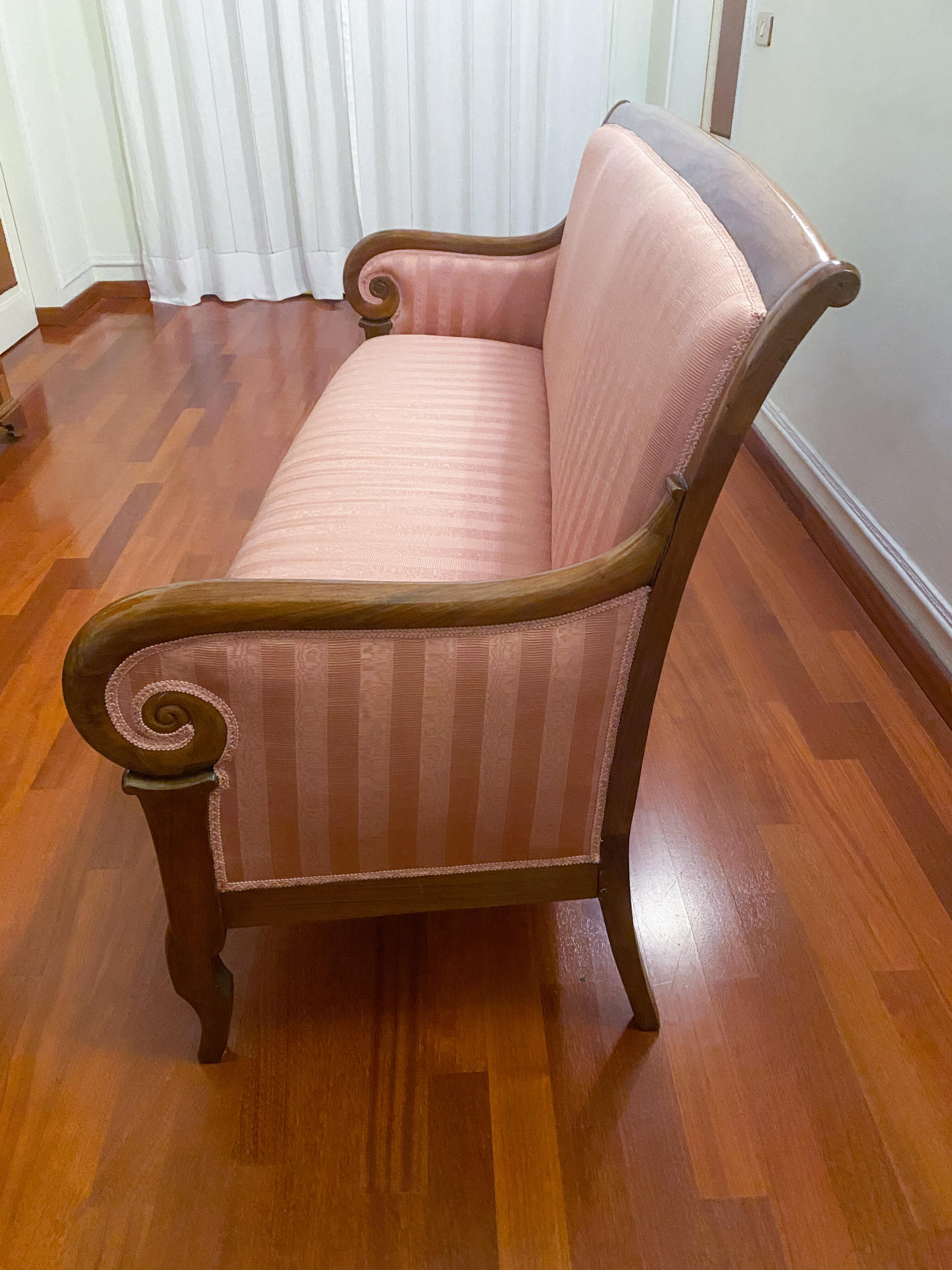 Antico divano in noce epoca Restaurazione, Francia 1830 im Angebot 5