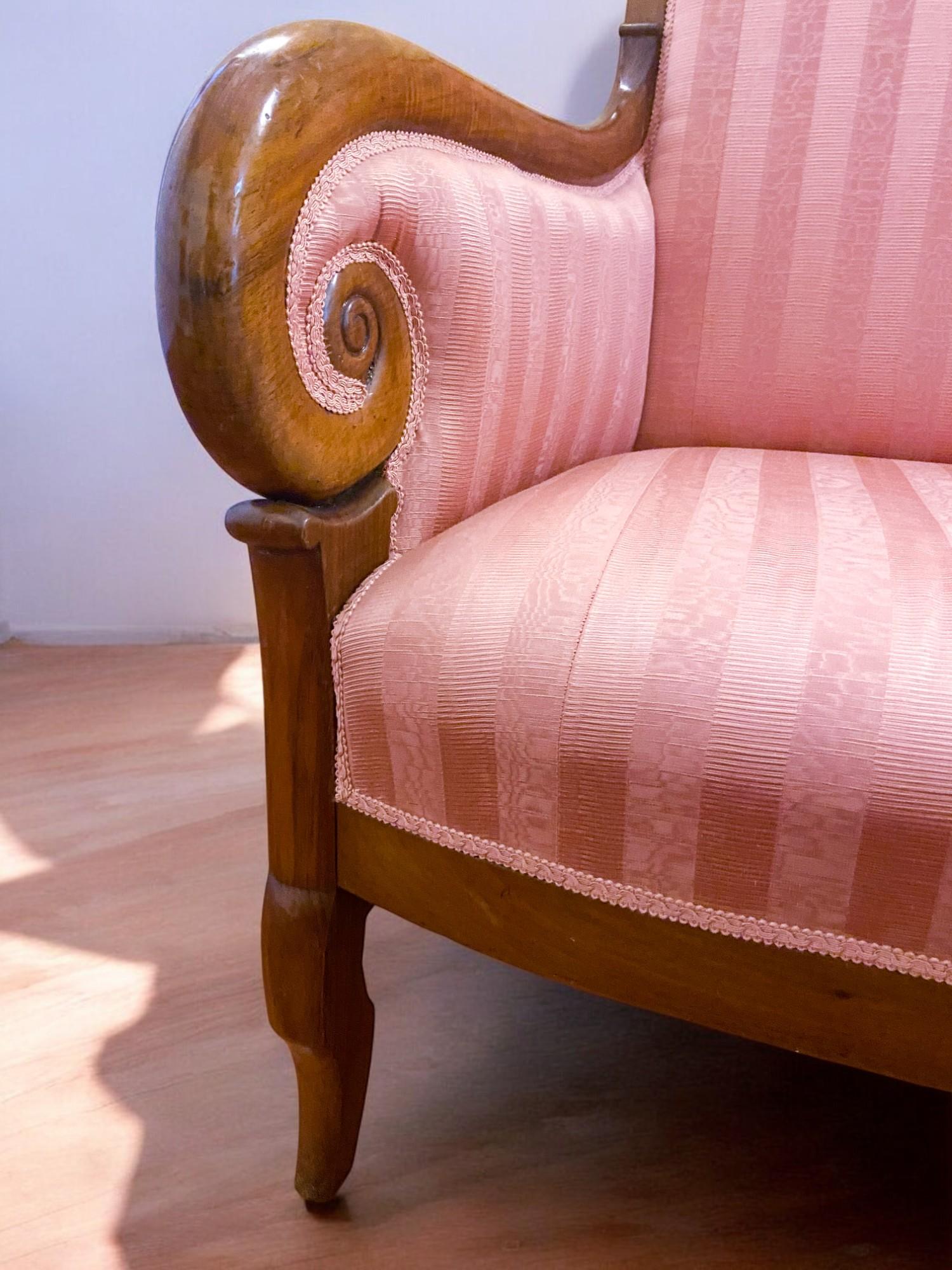 Tissu Antico divano in noce epoca Restaurazione, Francia 1830 en vente