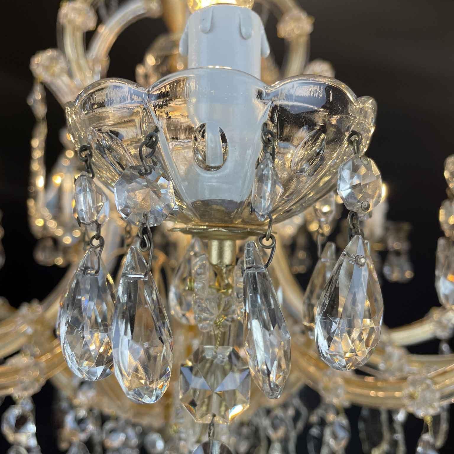 Facetté Lustre italien ancien en cristal Maria Teresa à treize lumières, style années 1950 en vente