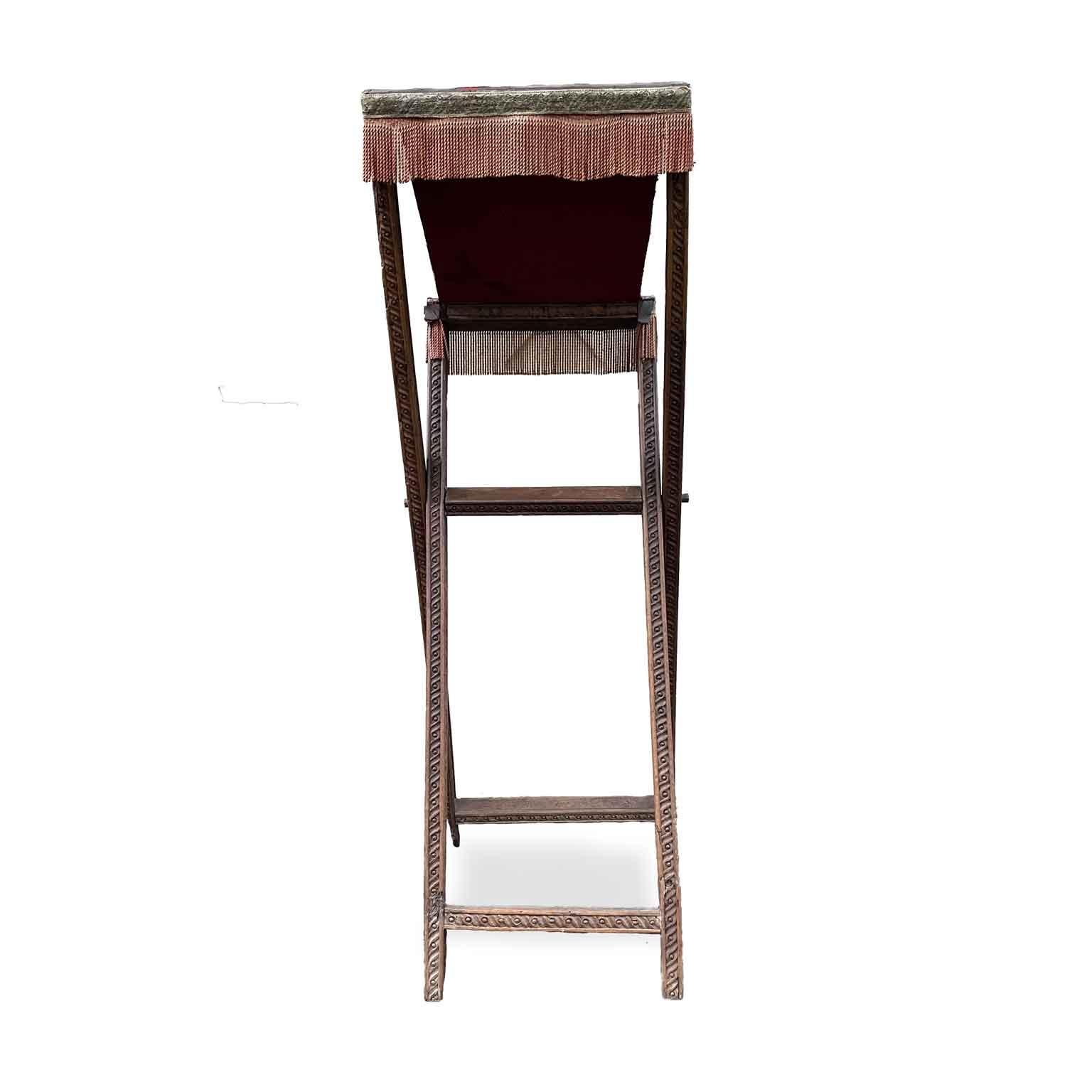 Antikes italienisches klappbares hölzernes Rednerpult 17 im Angebot 1