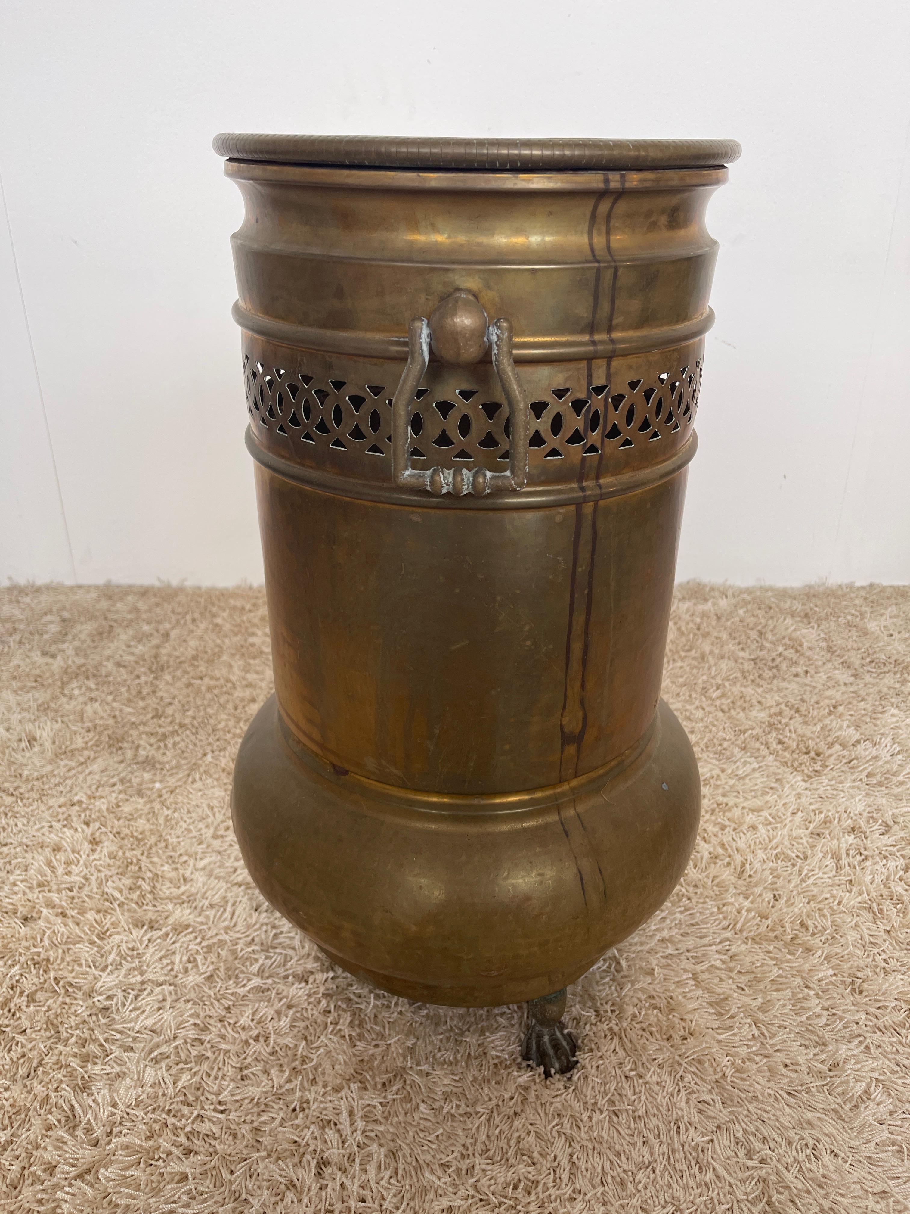 Art nouveau Porte-parapluie italien ancien du 20e siècle en laiton et cuivre en vente