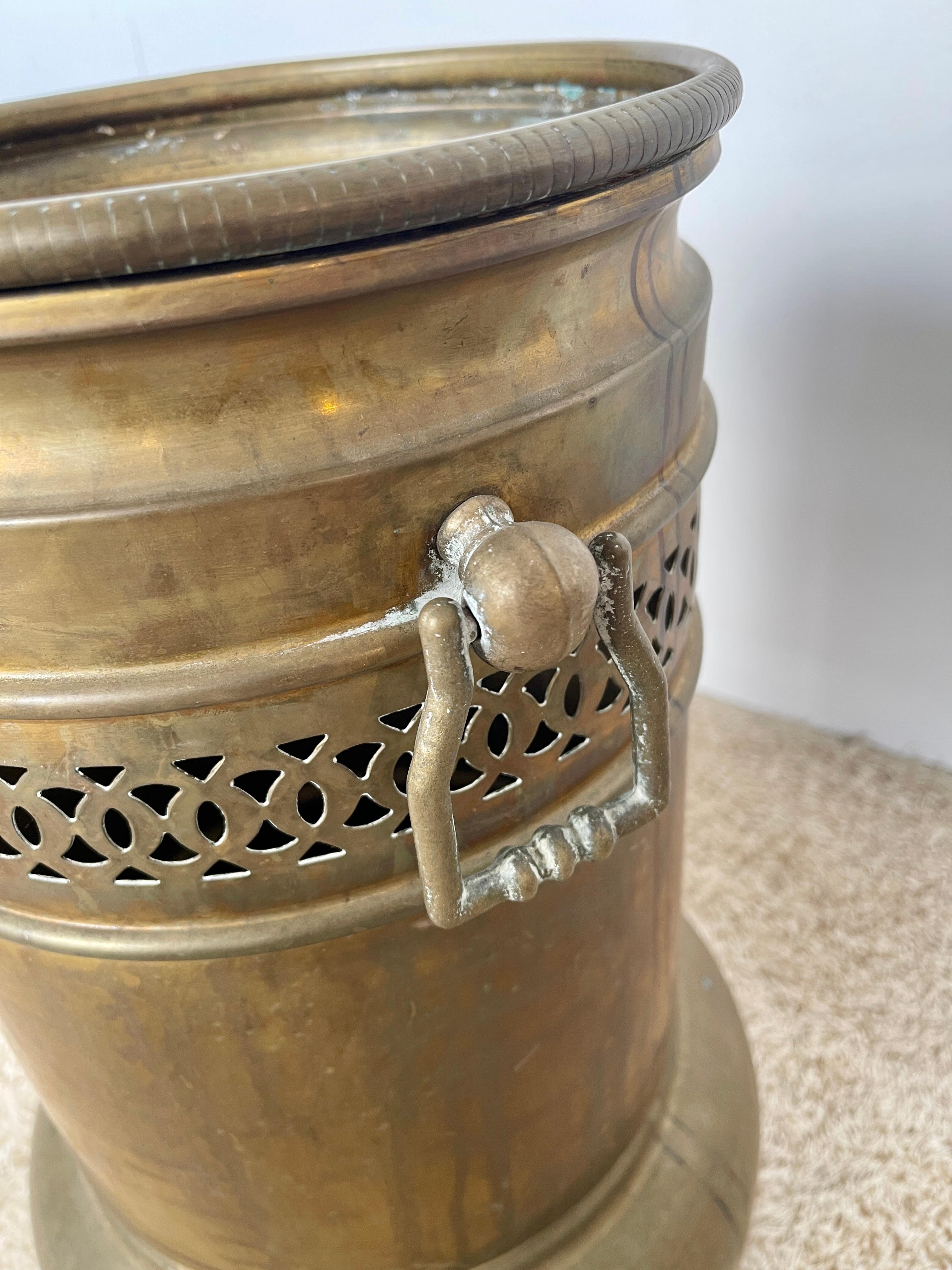 Brass Antique 20th century Italian brass and copper umbrella stand For Sale