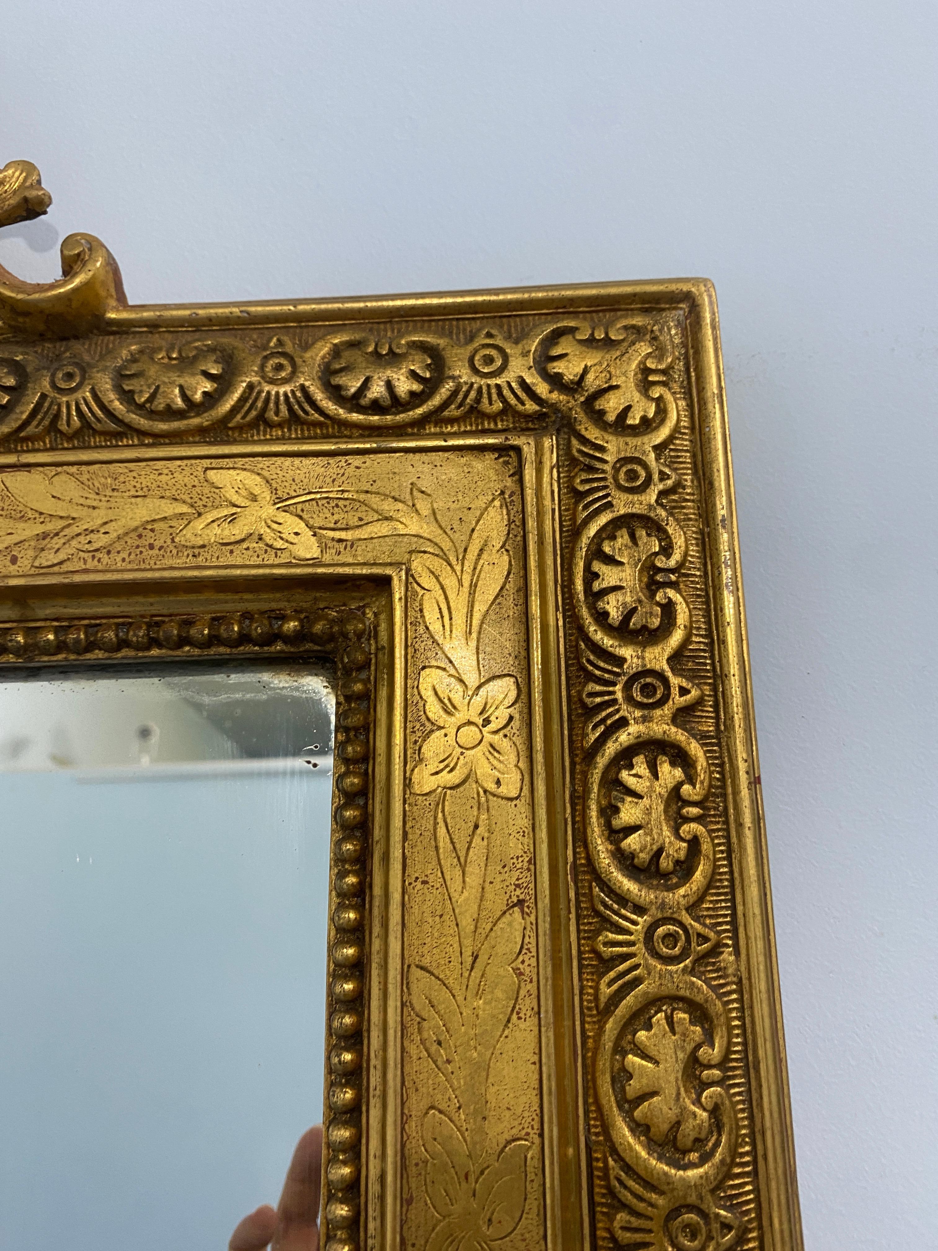 Miroir ancien doré  feuille d'or avec Louis Philippe era cimasa en vente 3