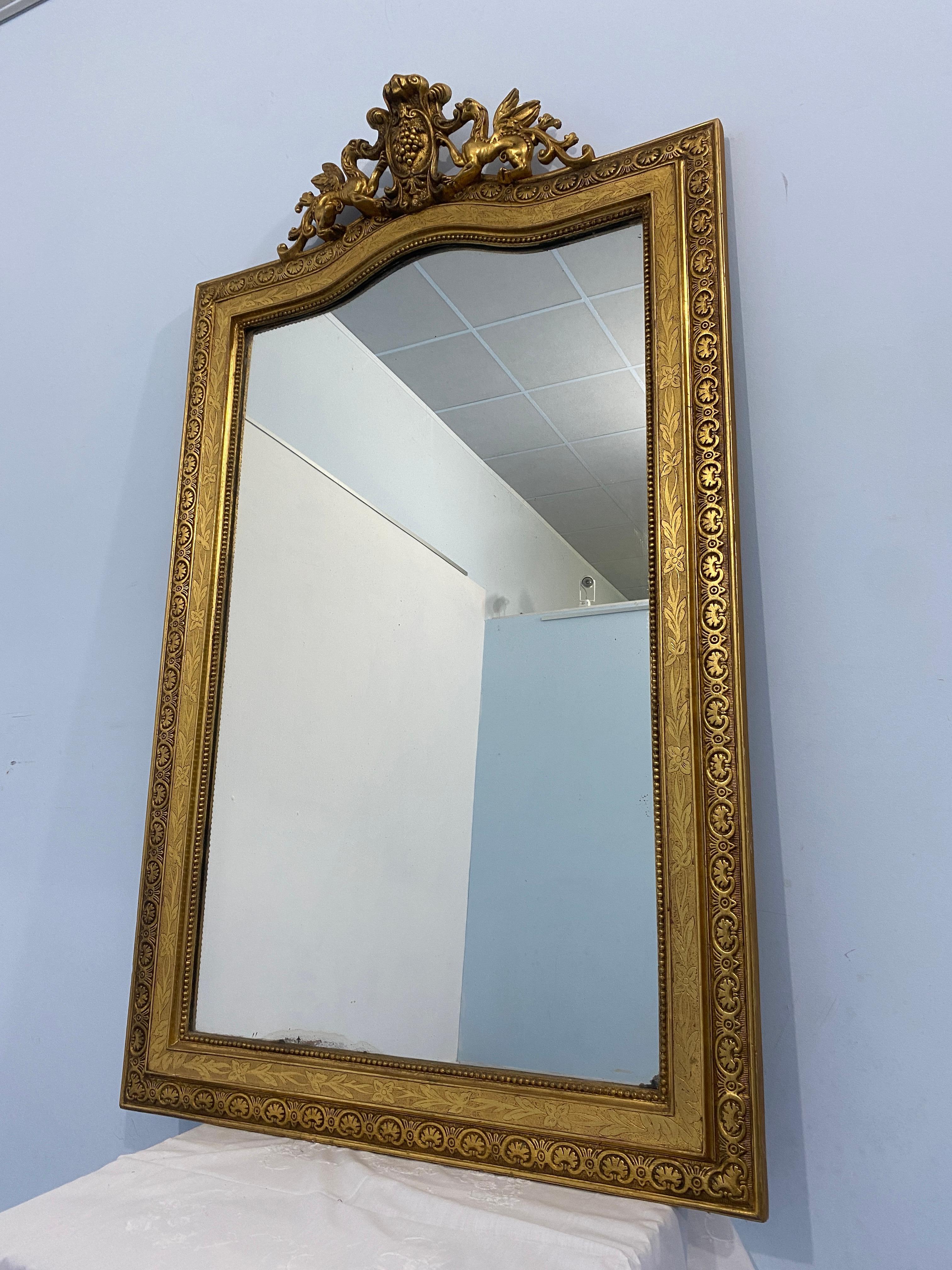 Miroir ancien doré  feuille d'or avec Louis Philippe era cimasa en vente 6