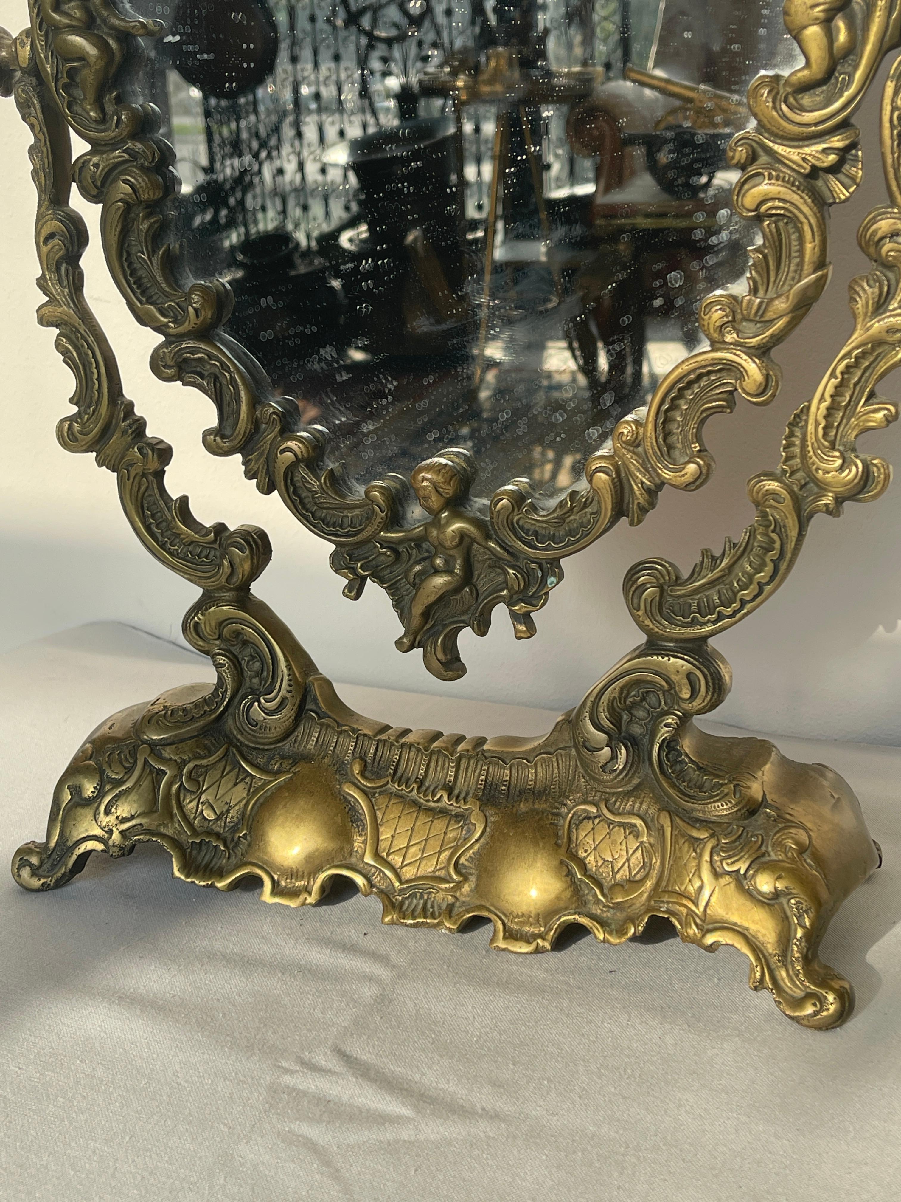 French Miroir ancien en bronze avec ange 1930 en vente