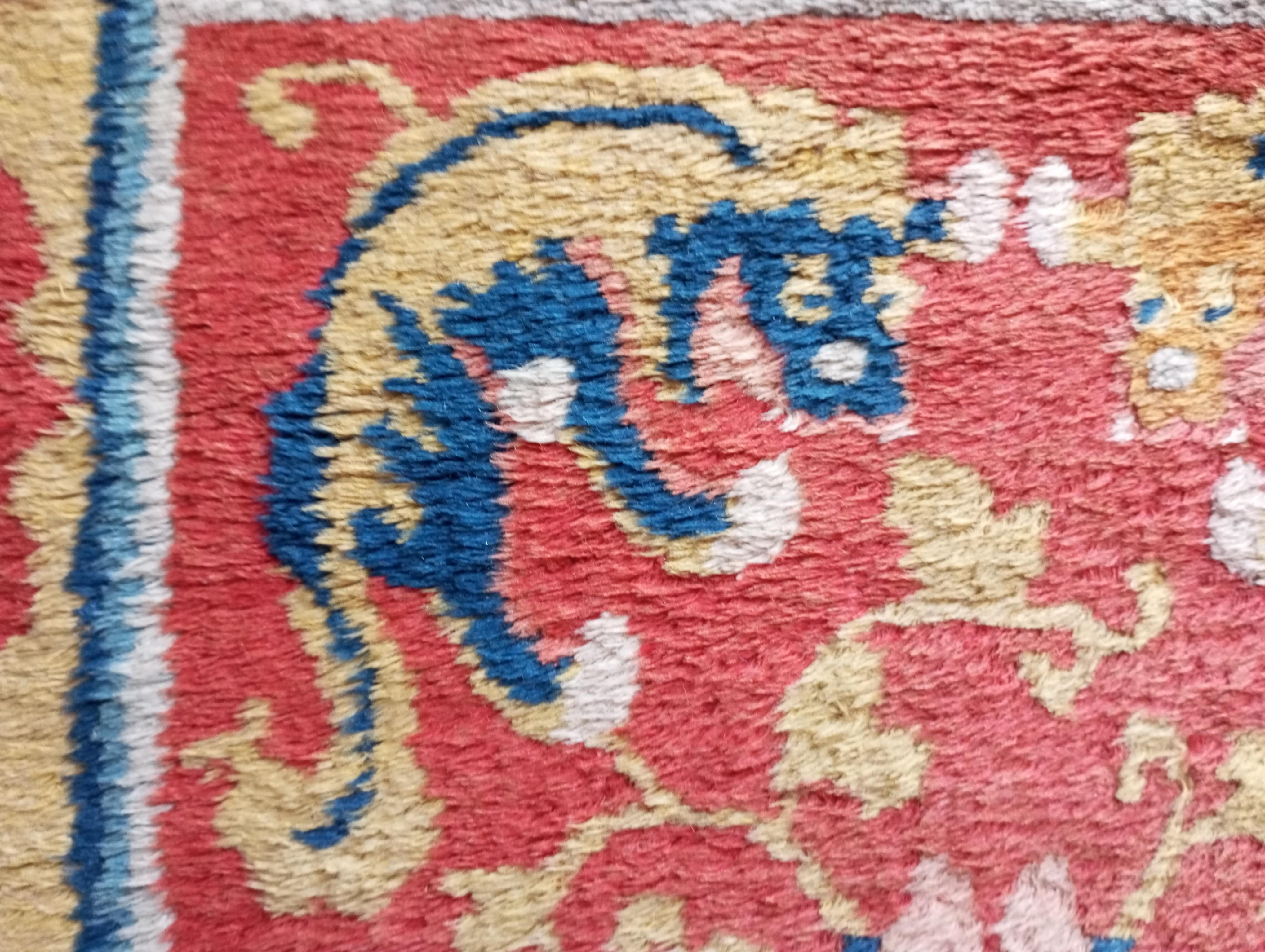 Tapis chinois ancien Ningxia 243 cm. x 76 cm. en vente 3