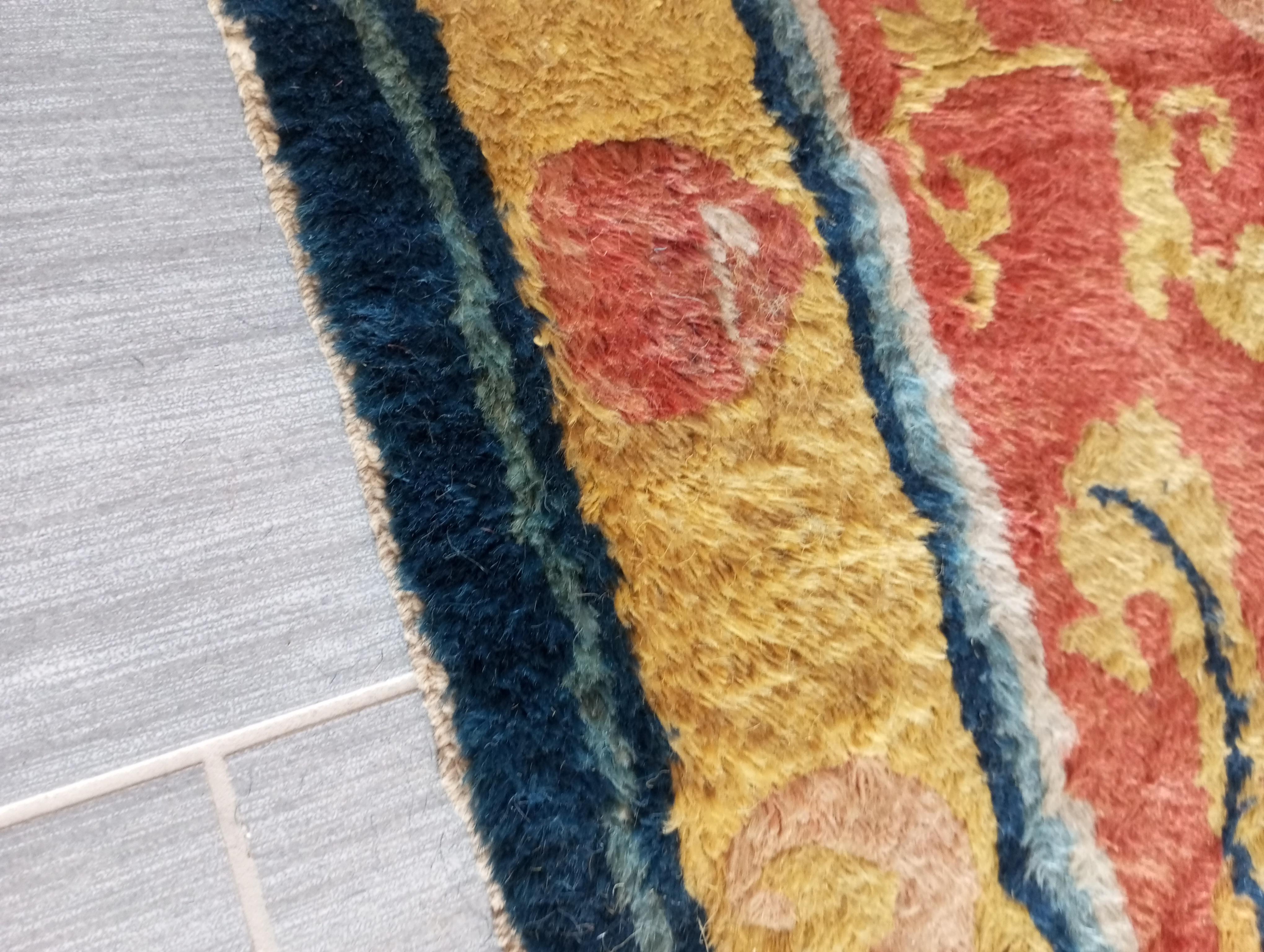 Tapis chinois ancien Ningxia 243 cm. x 76 cm. en vente 4