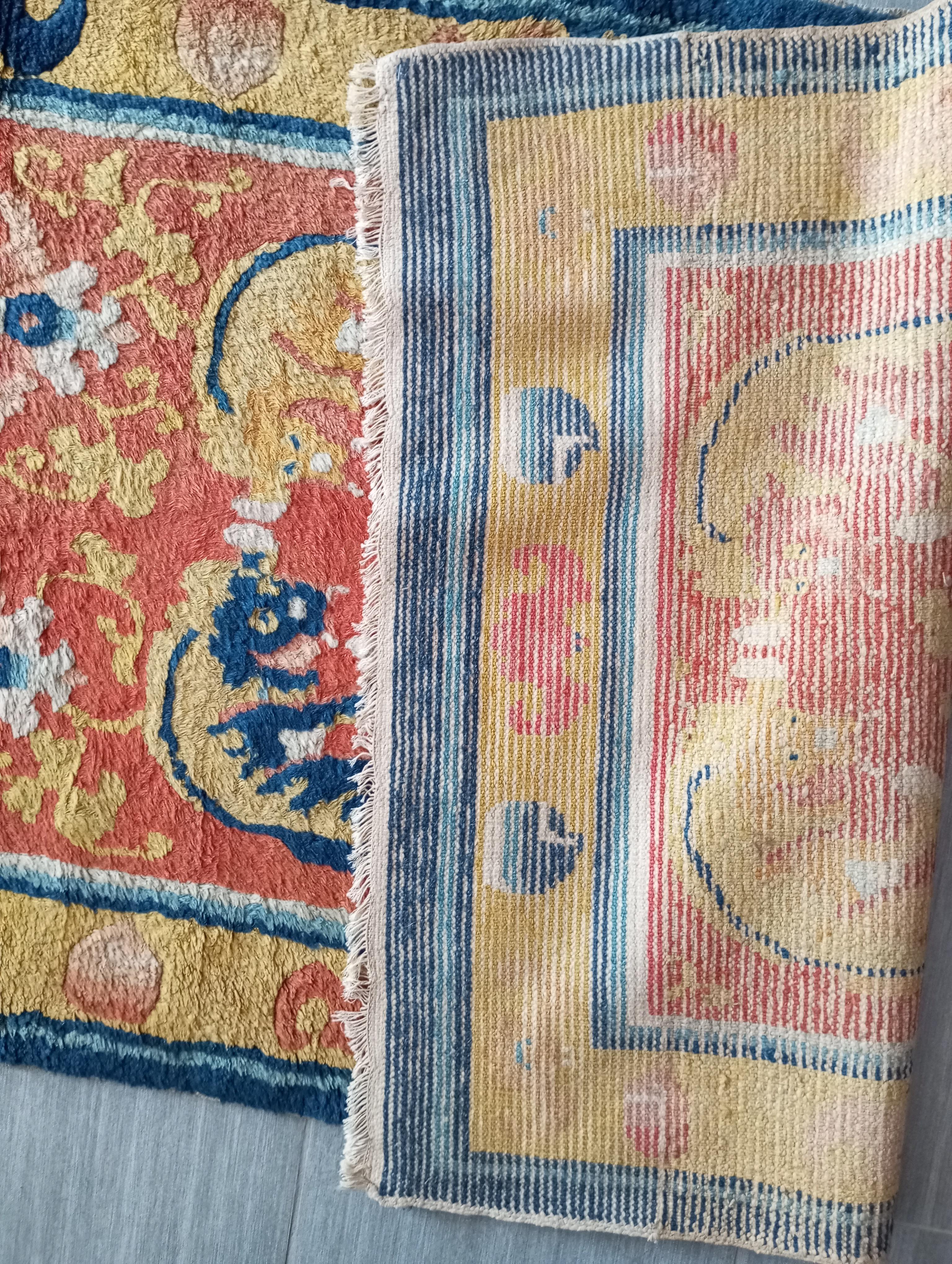 Tapis chinois ancien Ningxia 243 cm. x 76 cm. en vente 8