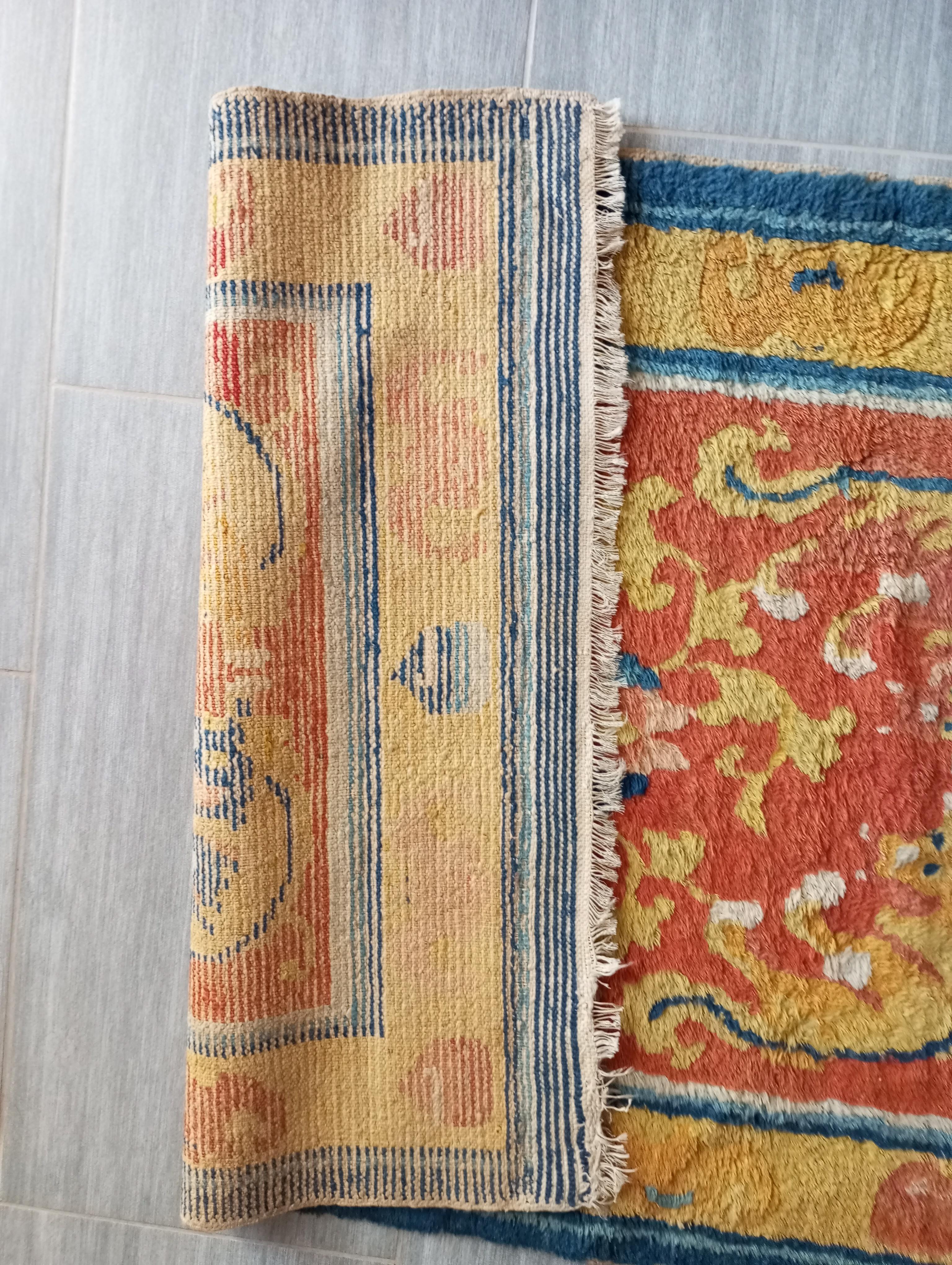 Tapis chinois ancien Ningxia 243 cm. x 76 cm. en vente 9