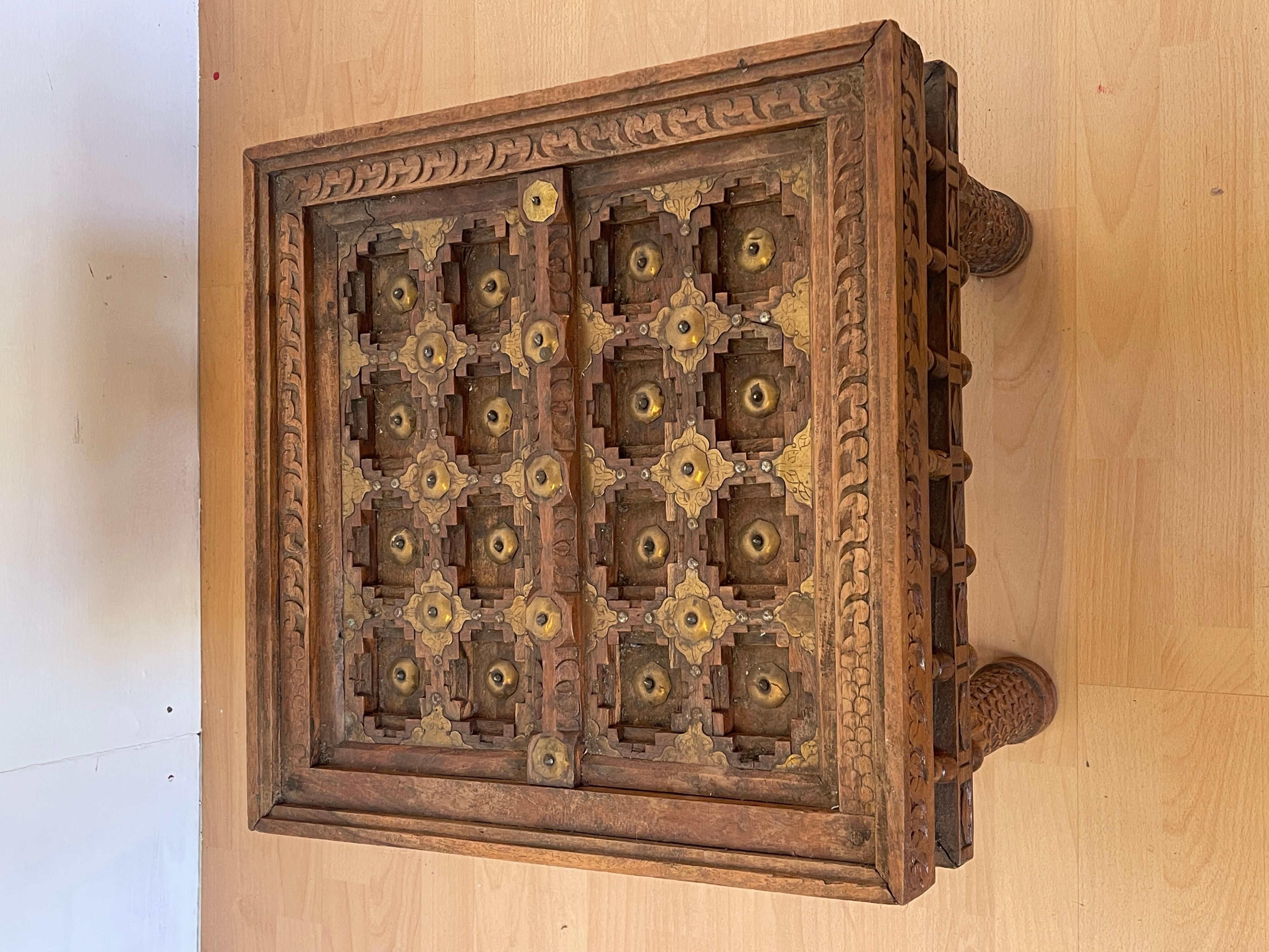 Legno Antico tavolino raro etnico in vendita