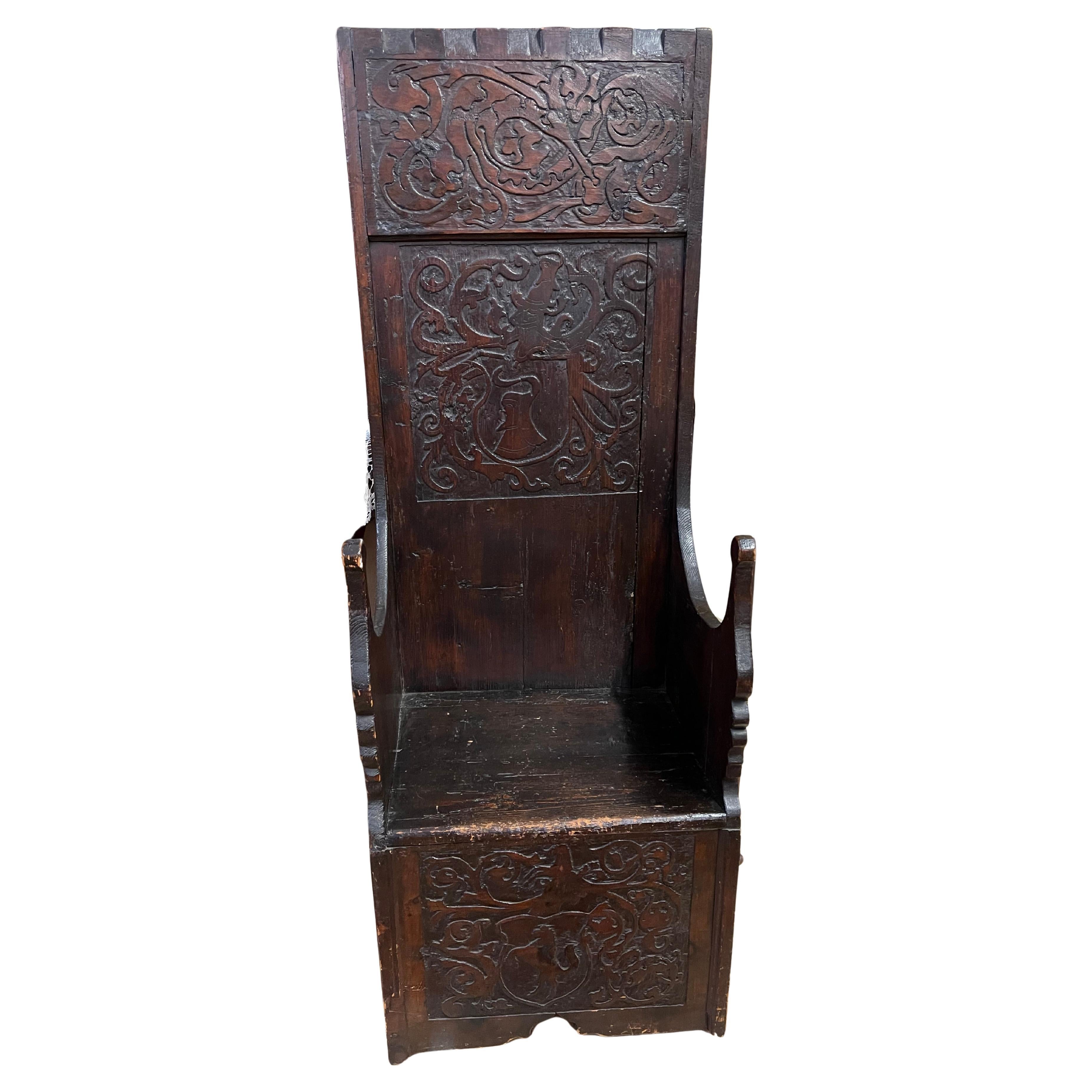 Antico trono in legno intagliato stile brutalista,  XIX secolo