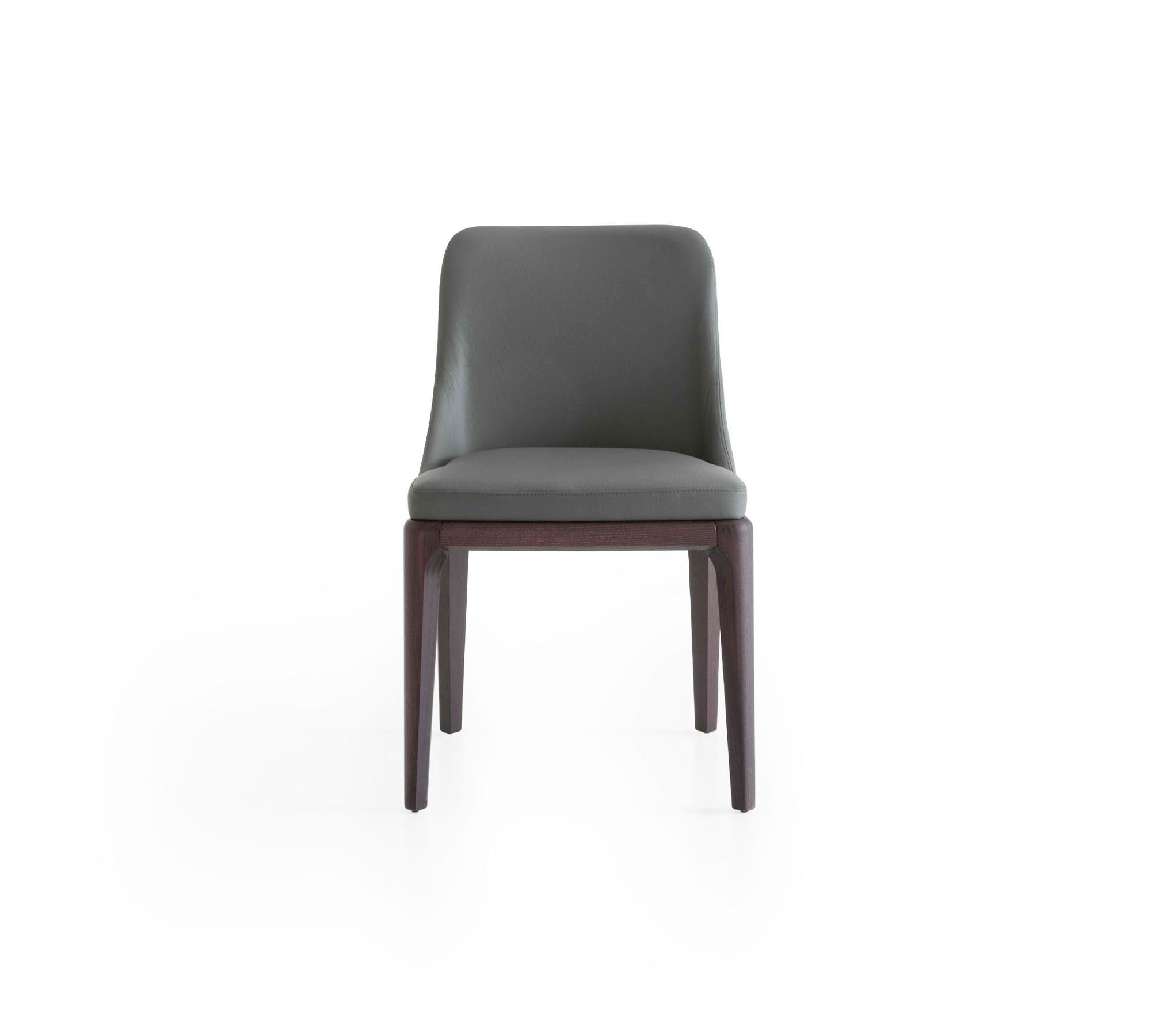 Antigona Stuhl aus Anthrazitleder und dunkler Eiche von Morica Design im Zustand „Neu“ im Angebot in Geneve, CH