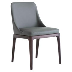 Sedia Antigona in pelle antracite e Oak scuro di Morica Design