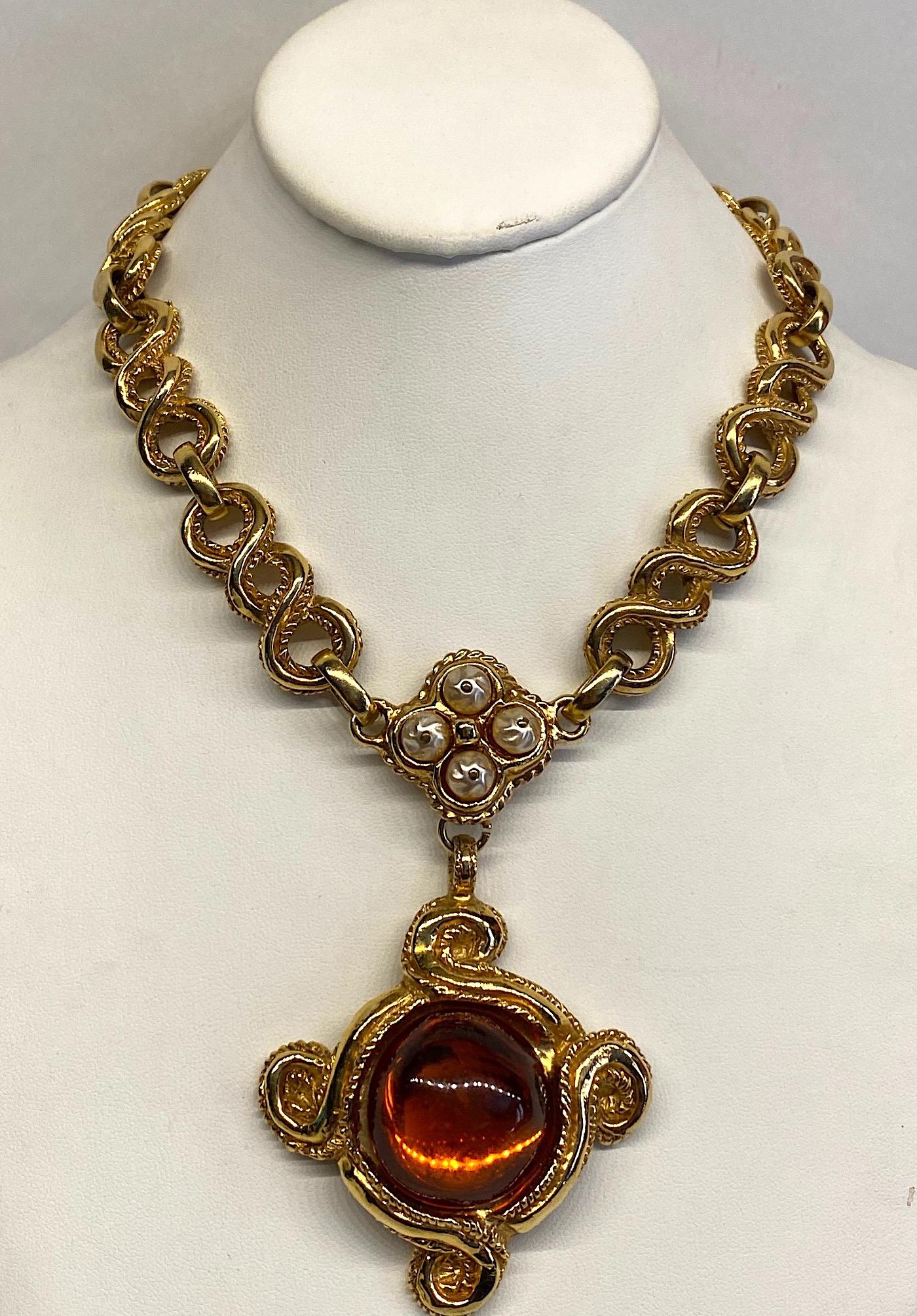 Women's or Men's Antigona Paris 1980s Gold Link with Amber Cabochon Pendant Necklace