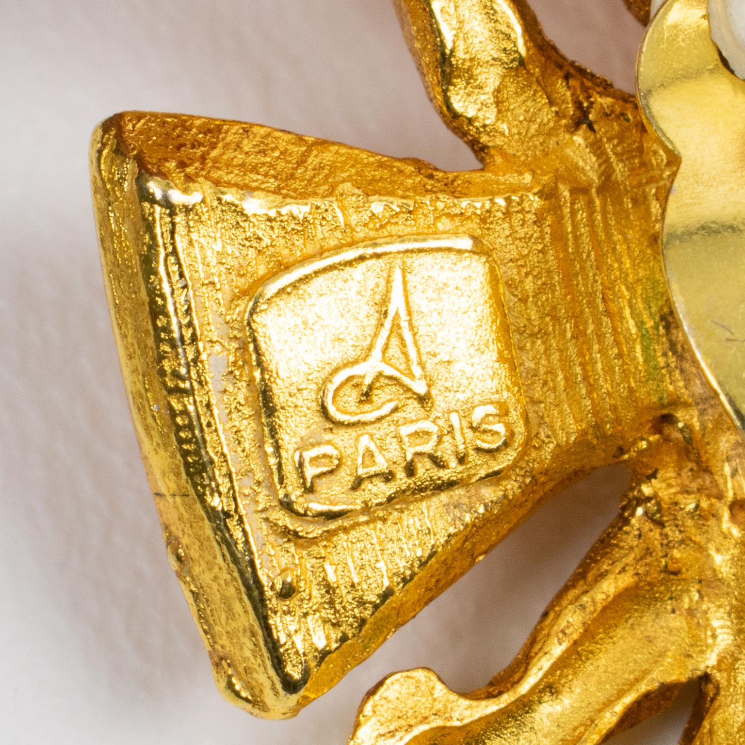 Antigona Paris - Boucles d'oreilles clip en métal doré et émail rose Croix de Malte Pour femmes en vente
