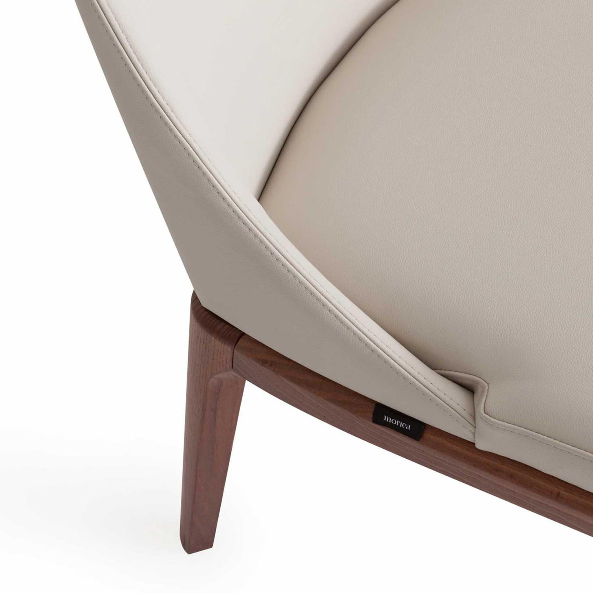 Italian Antigona White Leather Chair For Sale