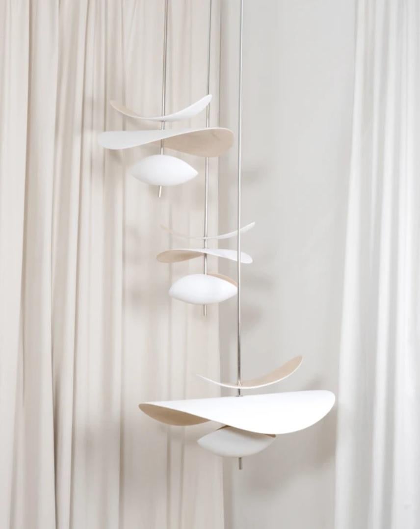 Lampada scultorea in ceramica e ottone Floating Organic Forms di Elsa Foulon in vendita 11
