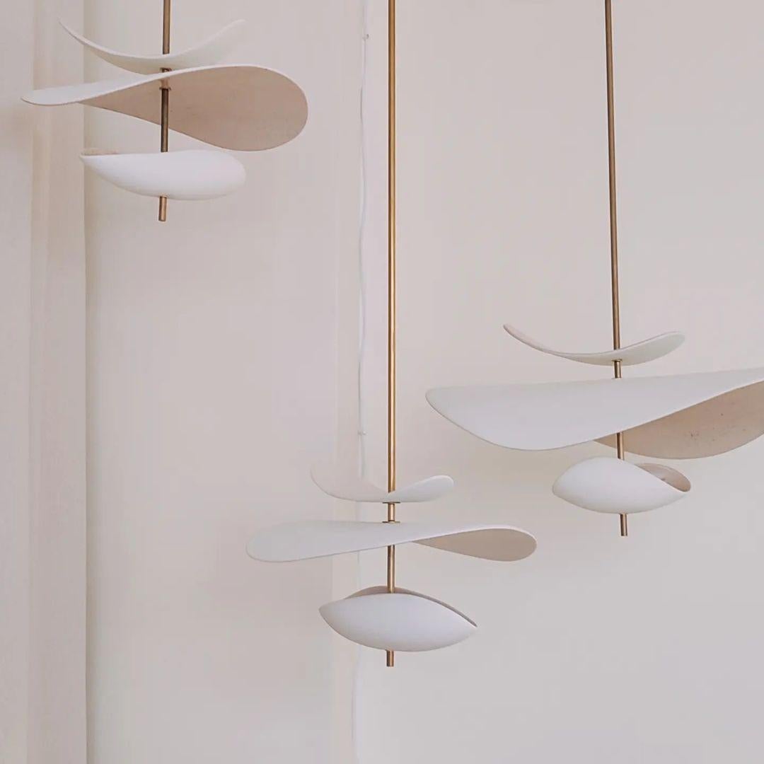 Lampada scultorea XL Floating Organic Forms in ceramica e ottone di Elsa Foulon in vendita 2