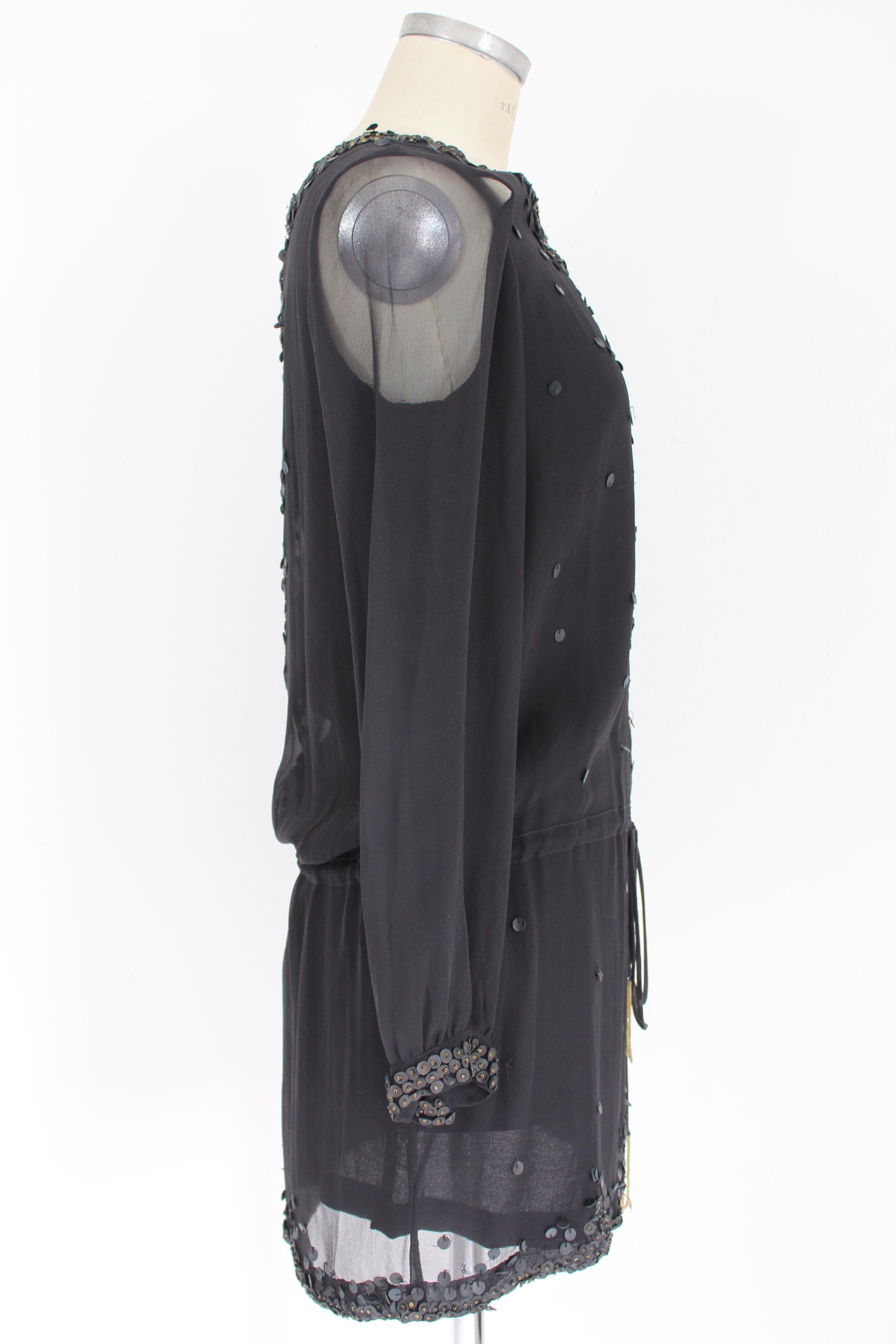 Noir Antik Batik - Robe chemise longue en cuir de soie noire en vente