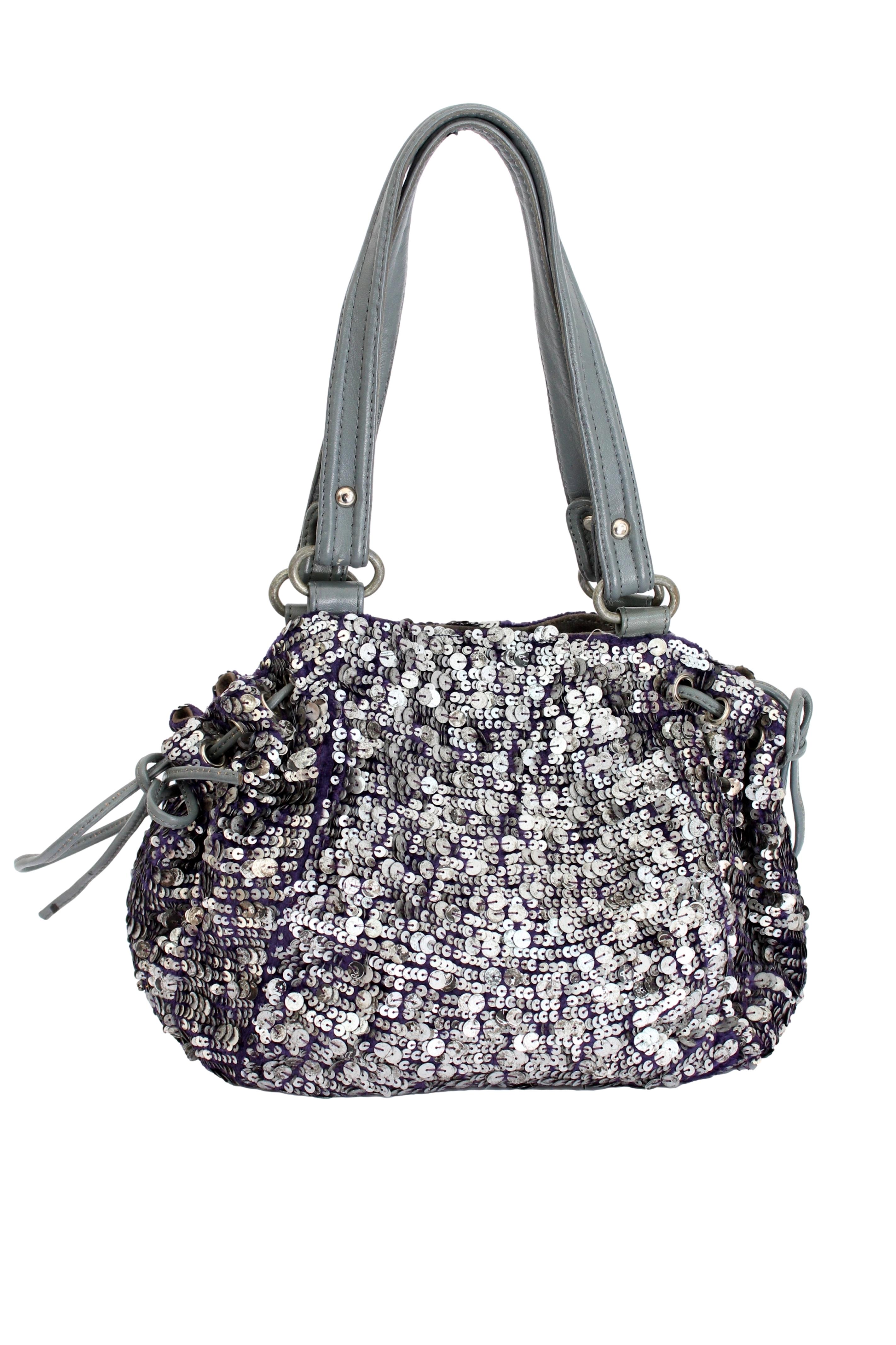 Antik Batik vintage bag 2000s. Handbag, completely covered with silver colored sequins. Handles and parts of the closure in gray, 100% leather fabric. Internally lined in 100% cotton, there are small pockets with zippers. Clip button closure. Made