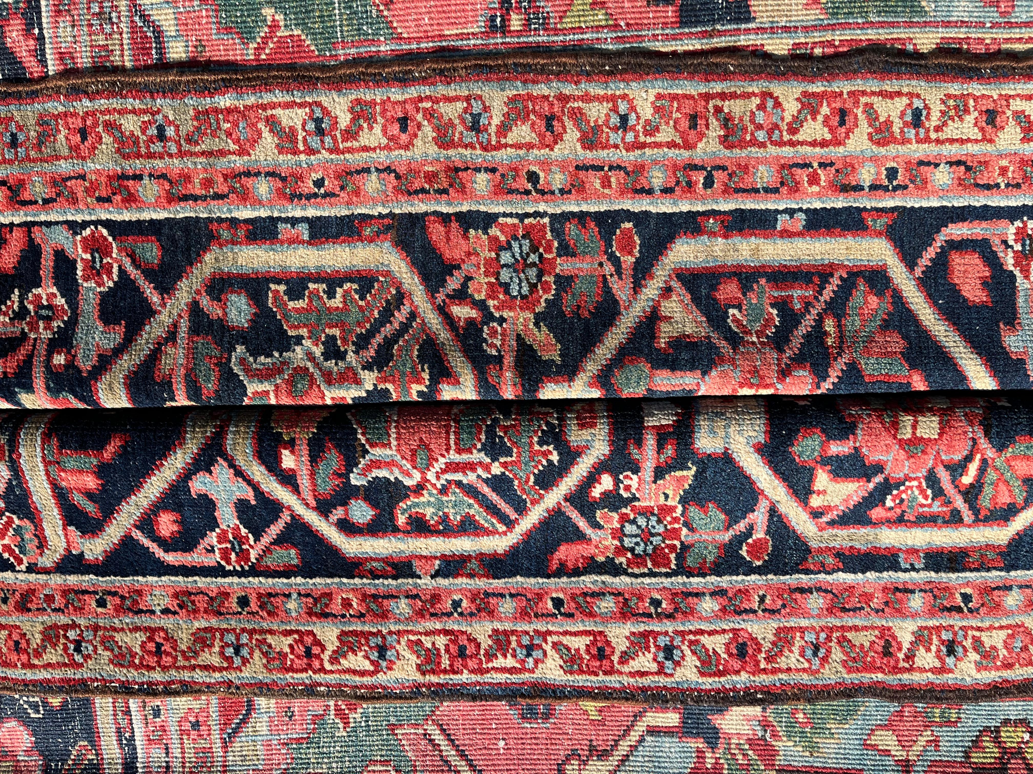 Antiker Heriz-Teppich, um 1900/1910 im Angebot 9