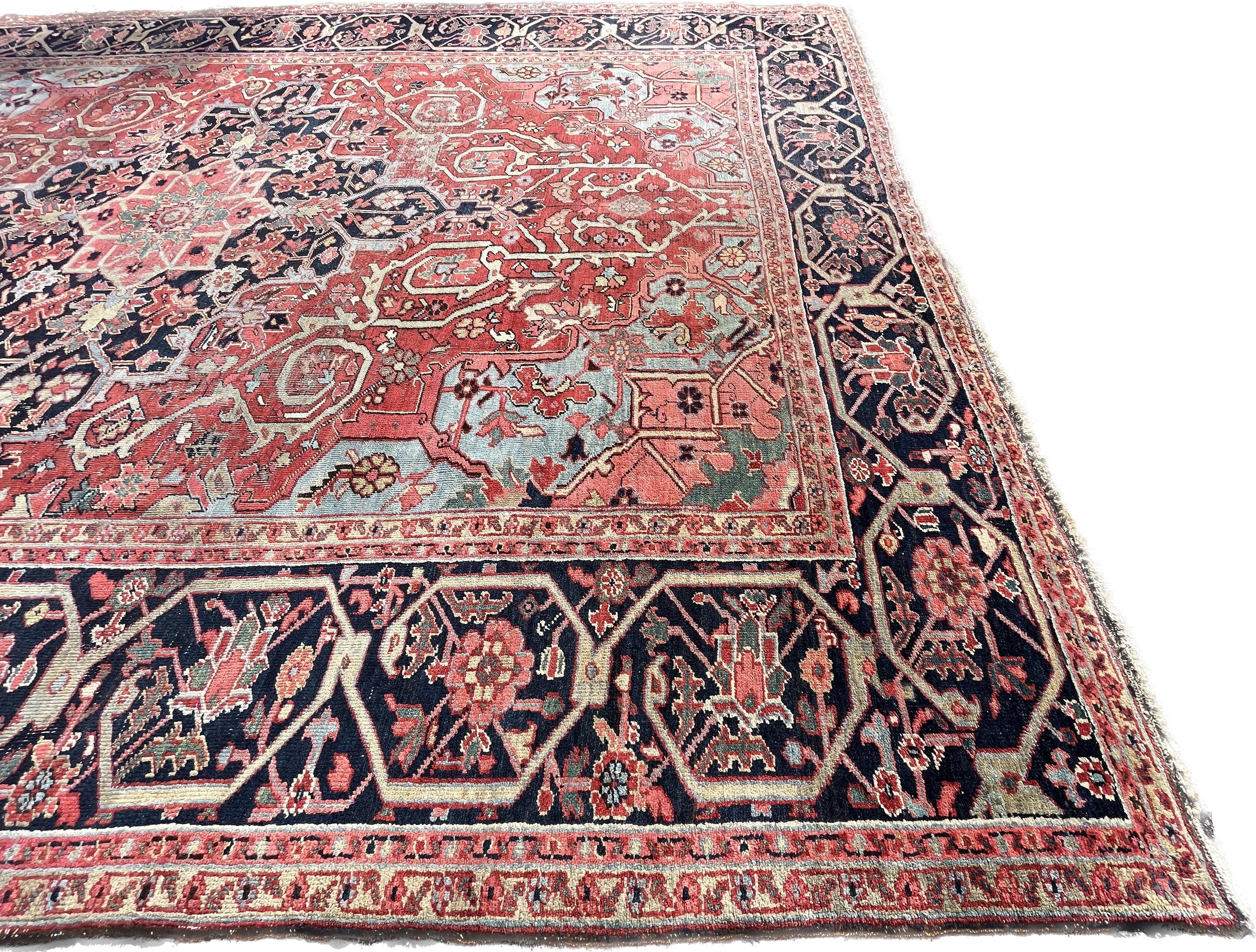 Hand-Woven Antik Heriz Carpet Circa 1900/1910 For Sale