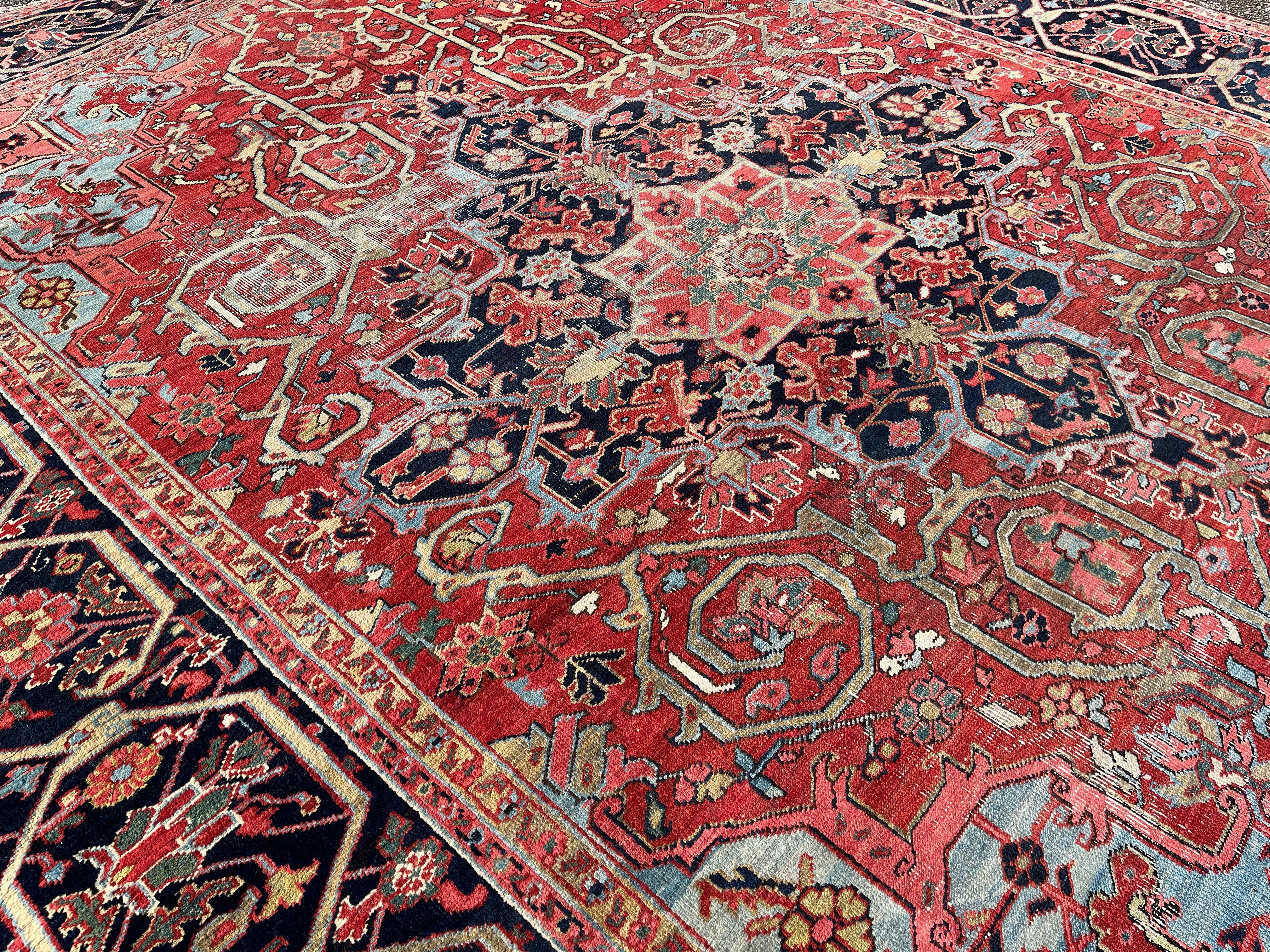 Antik Heriz Carpet Circa 1900/1910 For Sale 1
