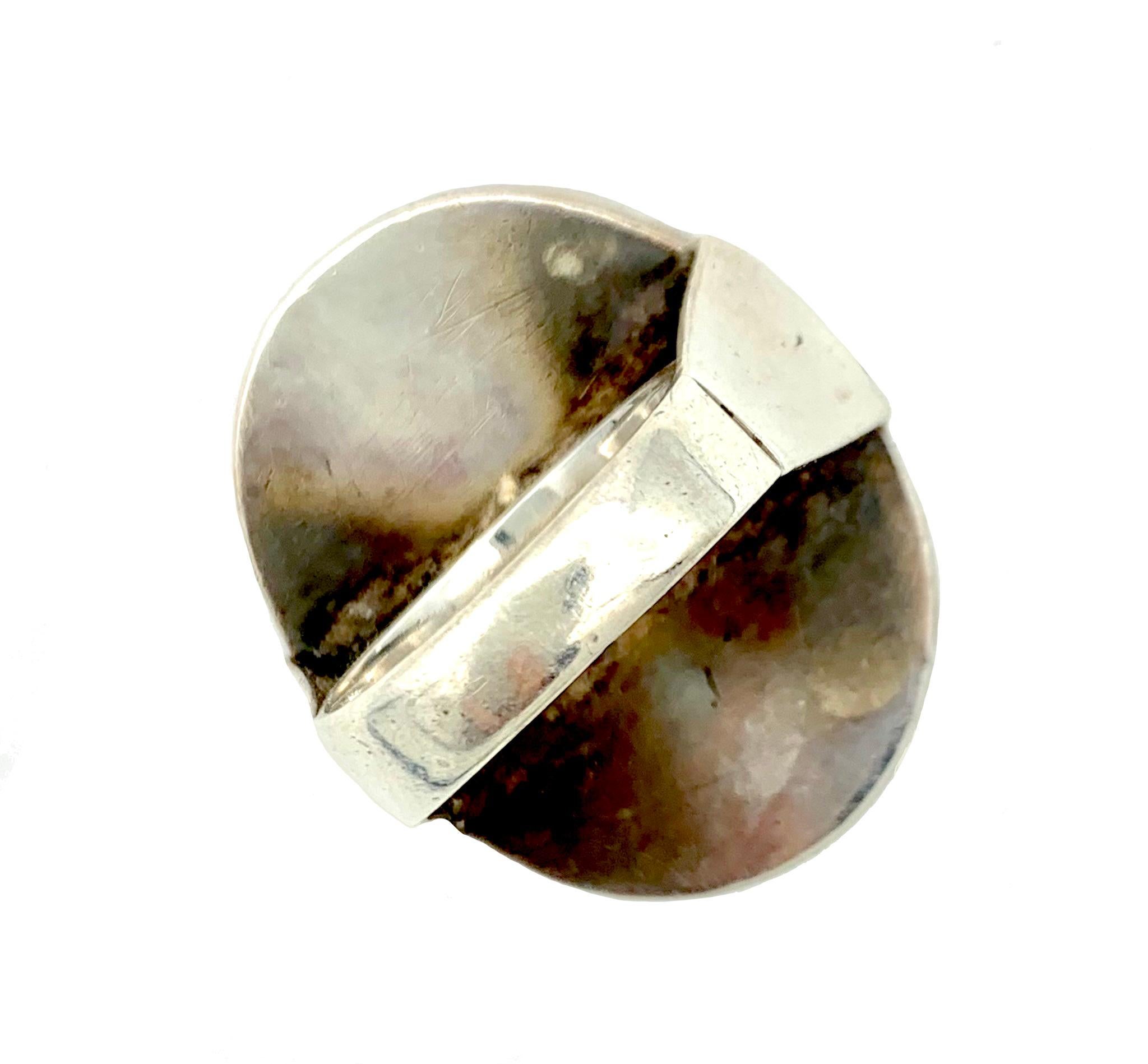 Antiker Kameo-Ring Bacchante Maenad Rosa Weiß Muschel-Silberhalterung im Zustand „Gut“ im Angebot in Munich, Bavaria