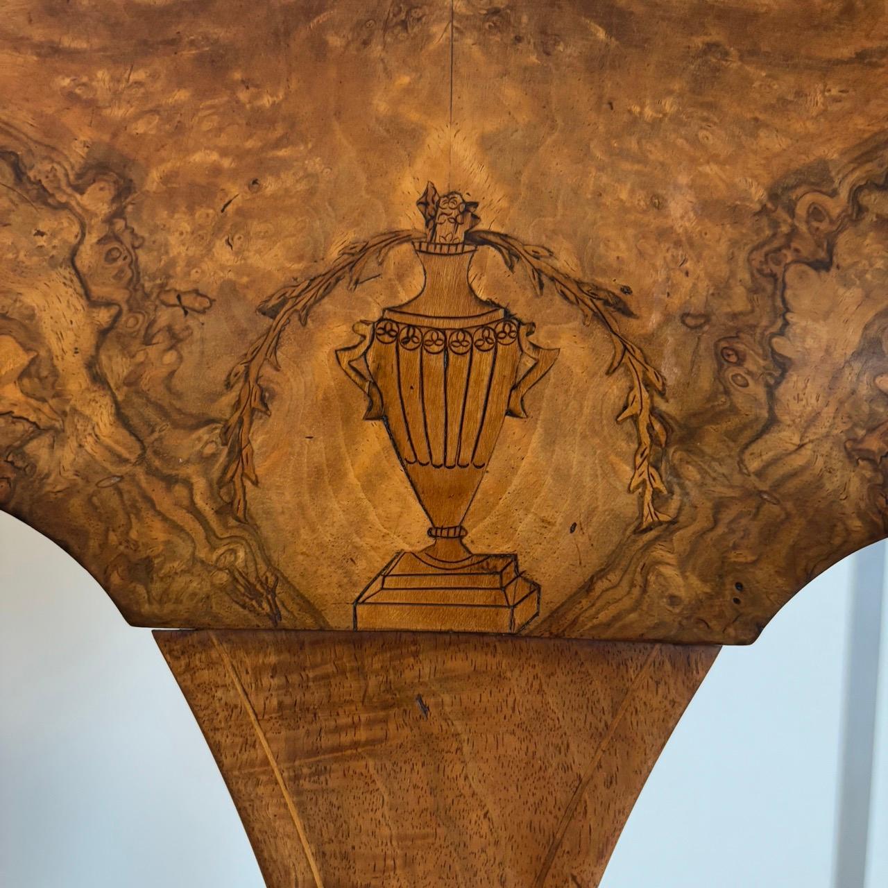 Antike Schaufelstühle Biedermeier um 1820 Wallnussholz 4 Stück im Angebot 11