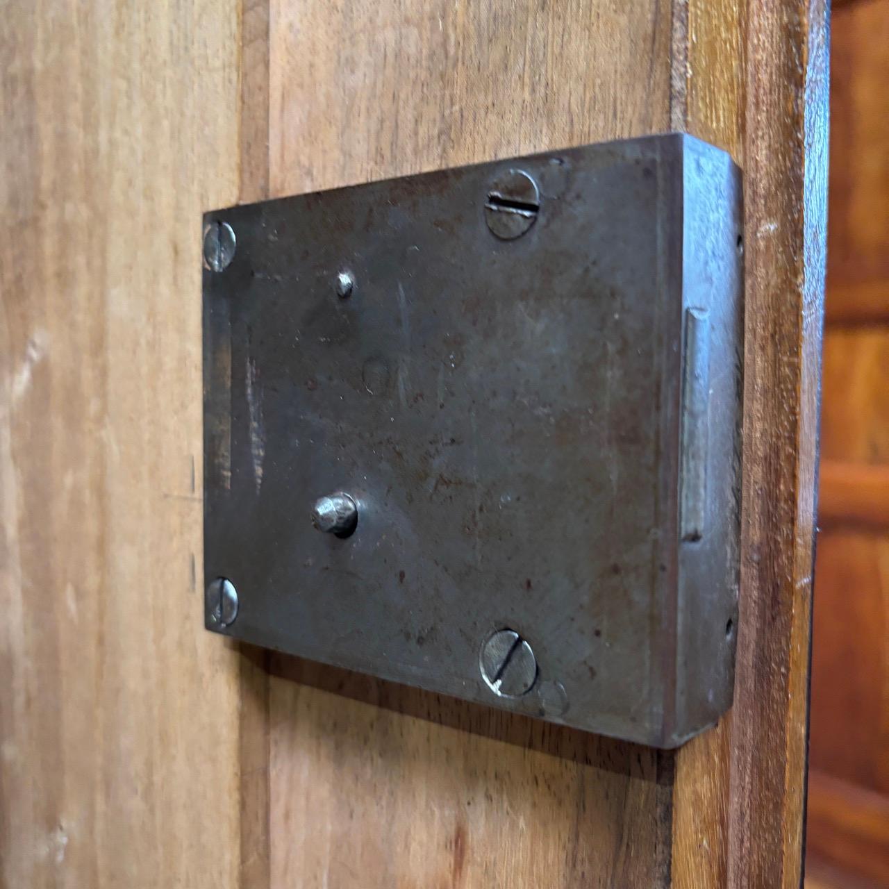 Antiker Kleiderschrank  Louis Philippe um 1860  Nussbaum en venta 6