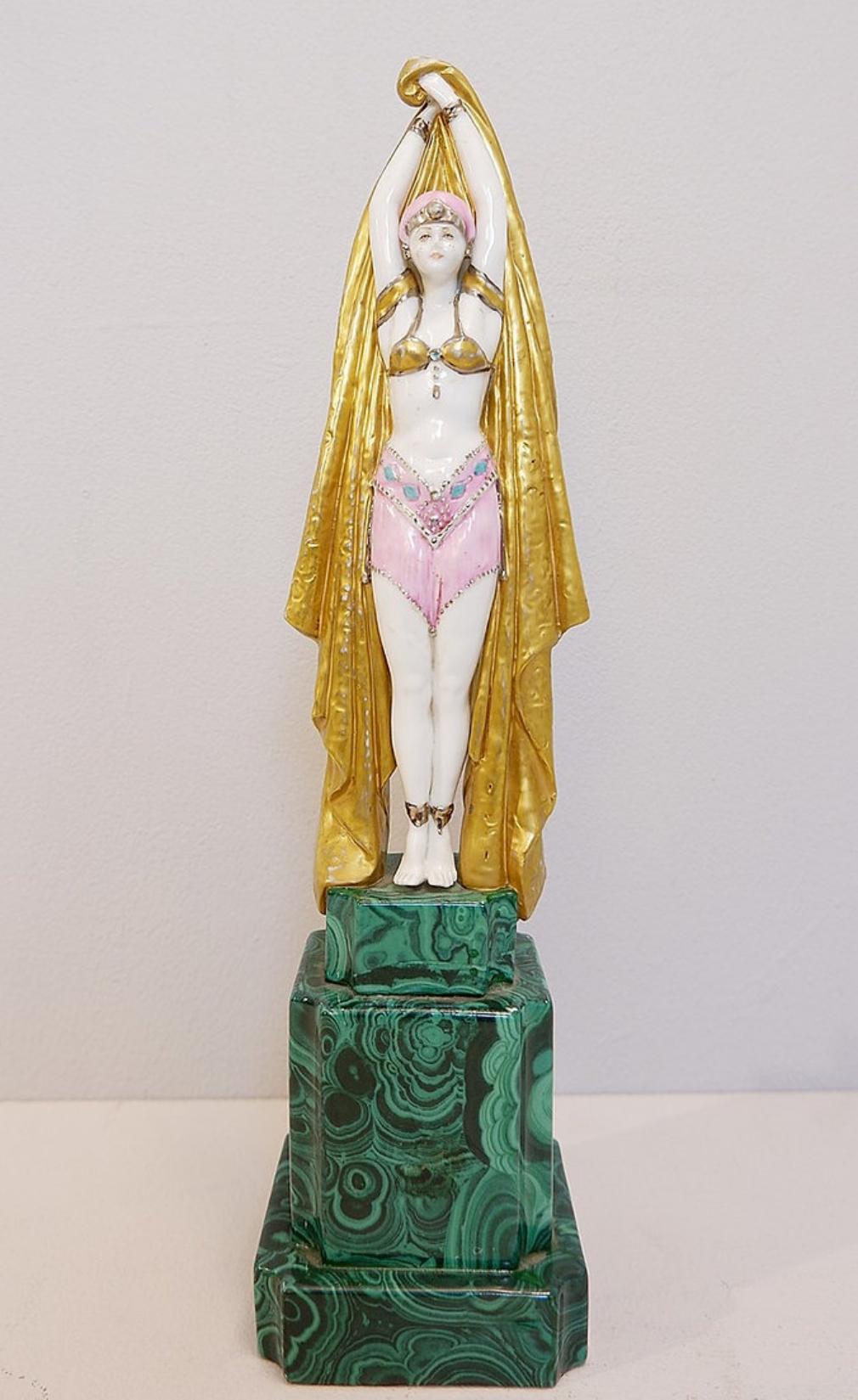 Statua in porcellana art déco Antinea in vendita 5
