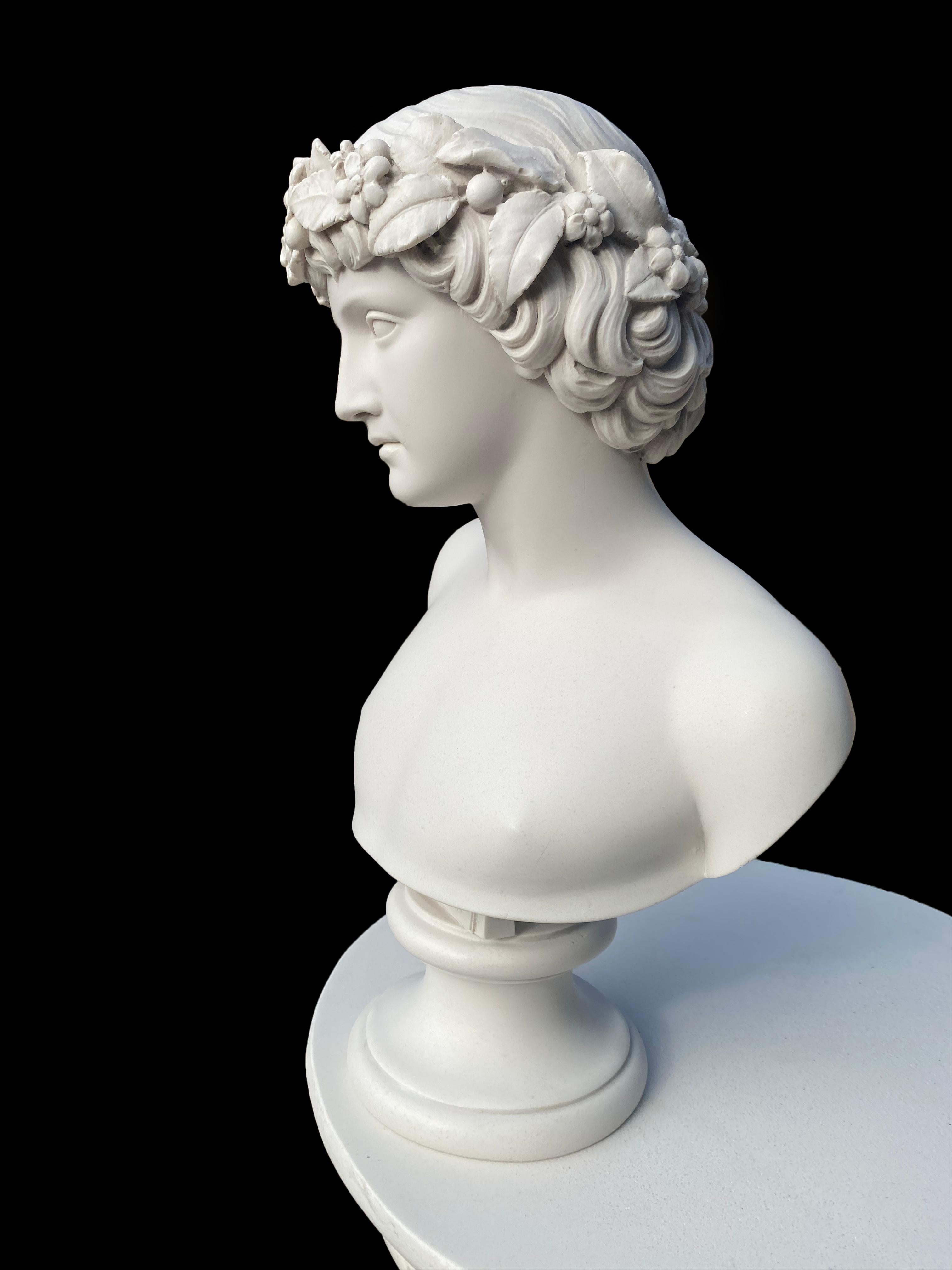 Antinoos Büste Skulptur - 20. Jahrhundert Classic Roman Style (Europäisch) im Angebot
