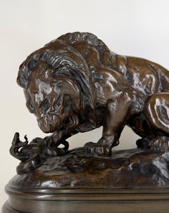 Lion au serpent n°1 - Sculpture en bronze de Barye