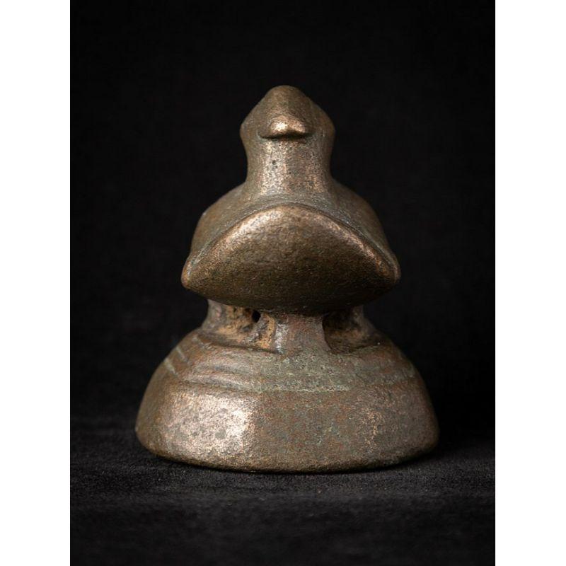 Material: bronze
5,3 cm high 
4,6 cm wide and 4,7 cm deep
Weight: 0.311 kgs
Originating from Burma
18th Century.
 