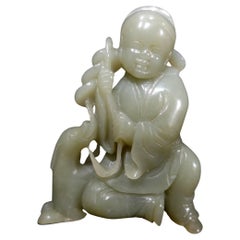 Antiquité Figure chinoise sculptée en jade gris/vert Liu Hai, 19e siècle