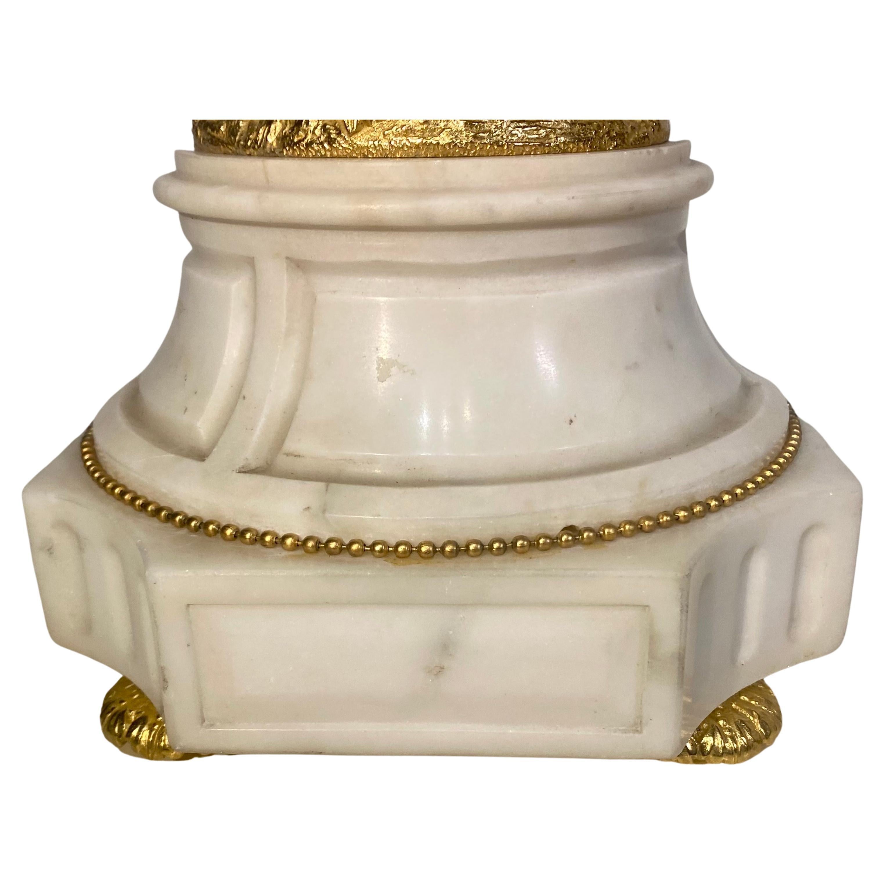 Antiqie Coppia di grandi e imponenti candelabri francesi in bronzo Dore a 5 luci con putti cherubino in vendita 6