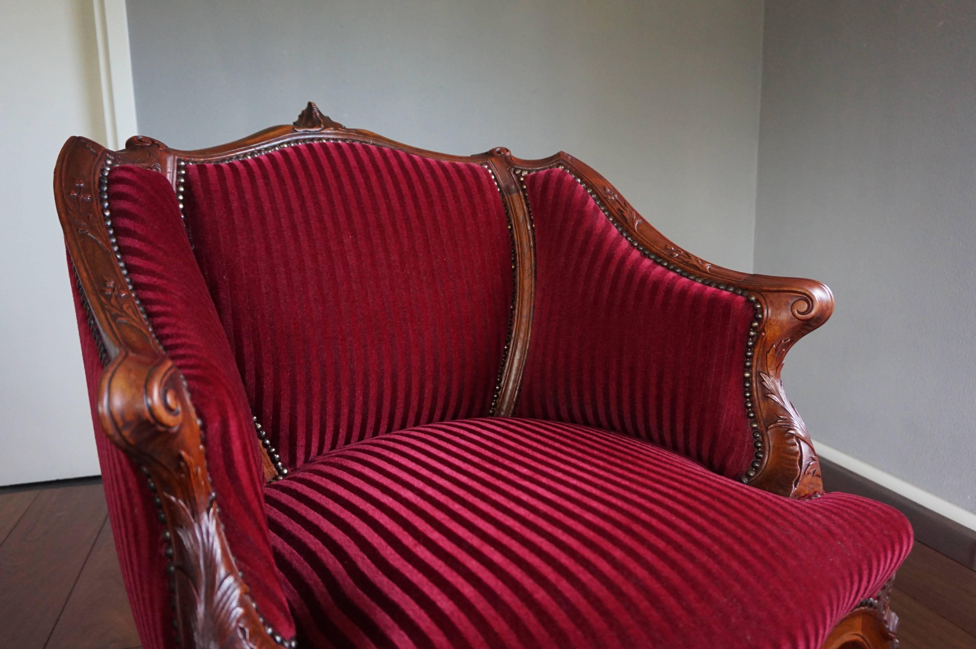 Antique and Stunning 19th Century Hand-Carved Mahogany and Red Velour Chair In Excellent Condition In Lisse, NL