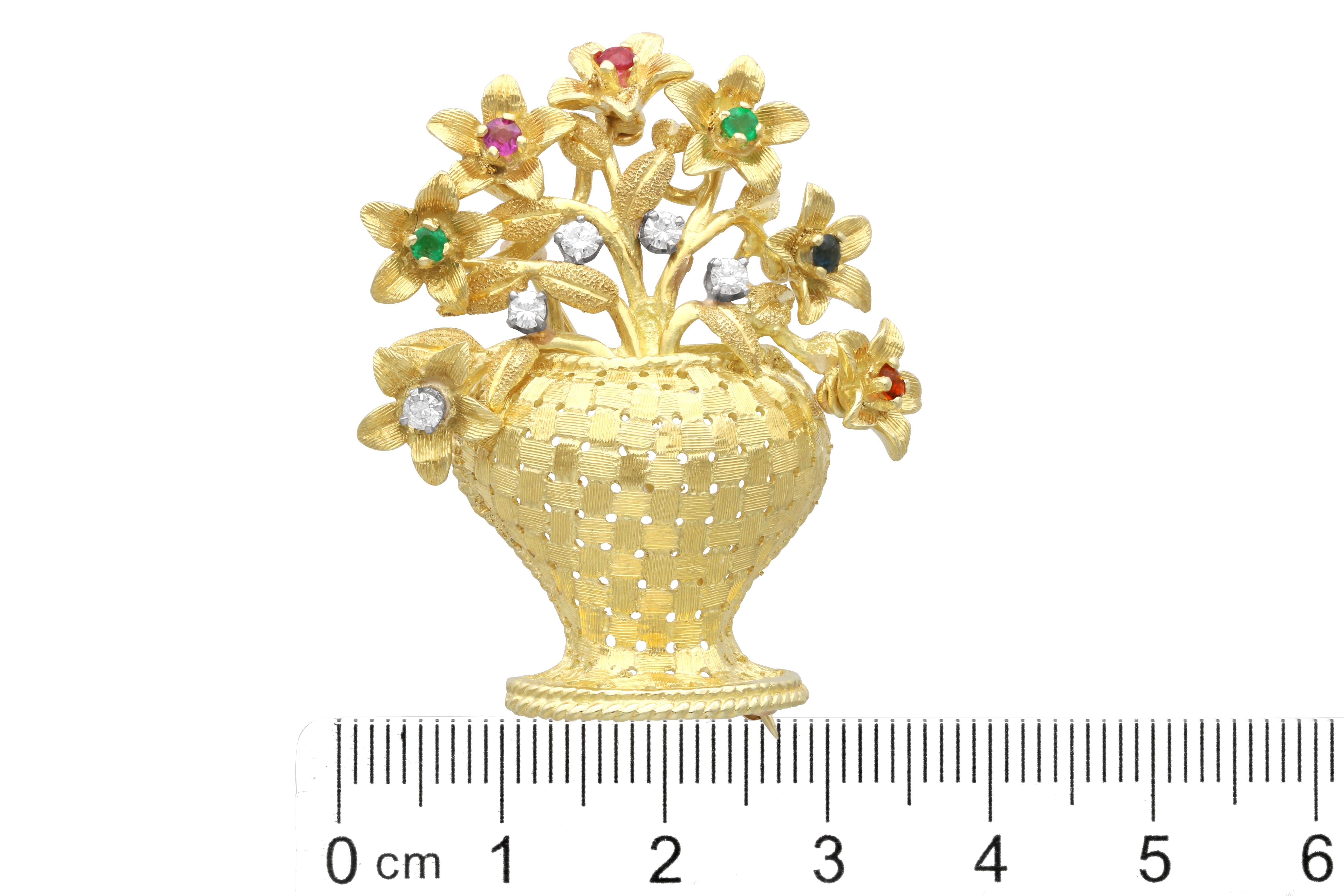 Antica spilla in oro giallo 18 ct. 0,15 ct. e diamanti 0,12 ct. in vendita 6