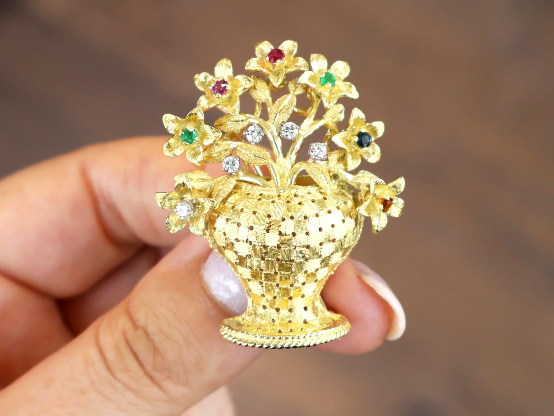 Taglio rotondo Antica spilla in oro giallo 18 ct. 0,15 ct. e diamanti 0,12 ct. in vendita