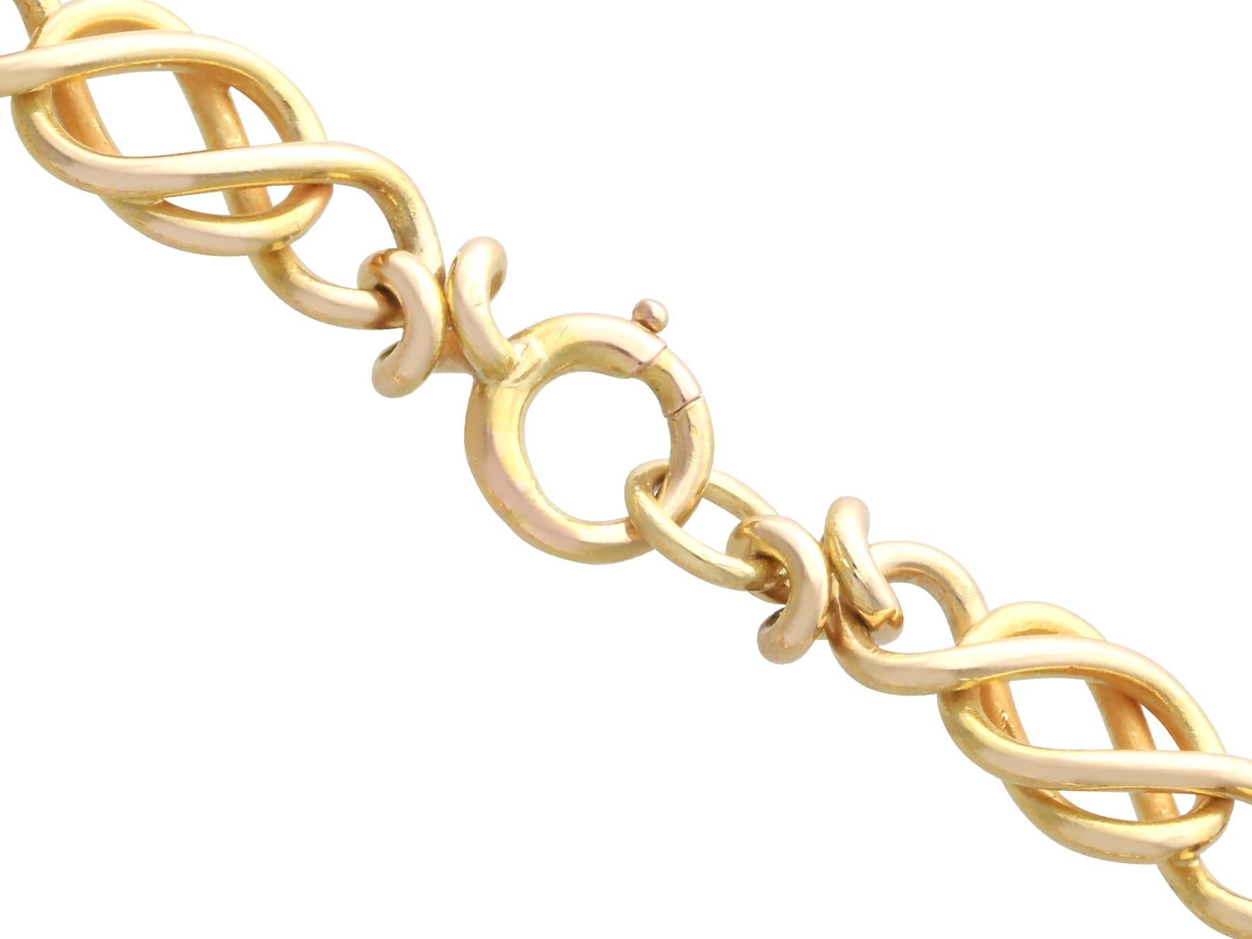 Bracelet ancien en saphir basaltique de 0,20 carat et or jaune 18k Circa 1925 en vente 5