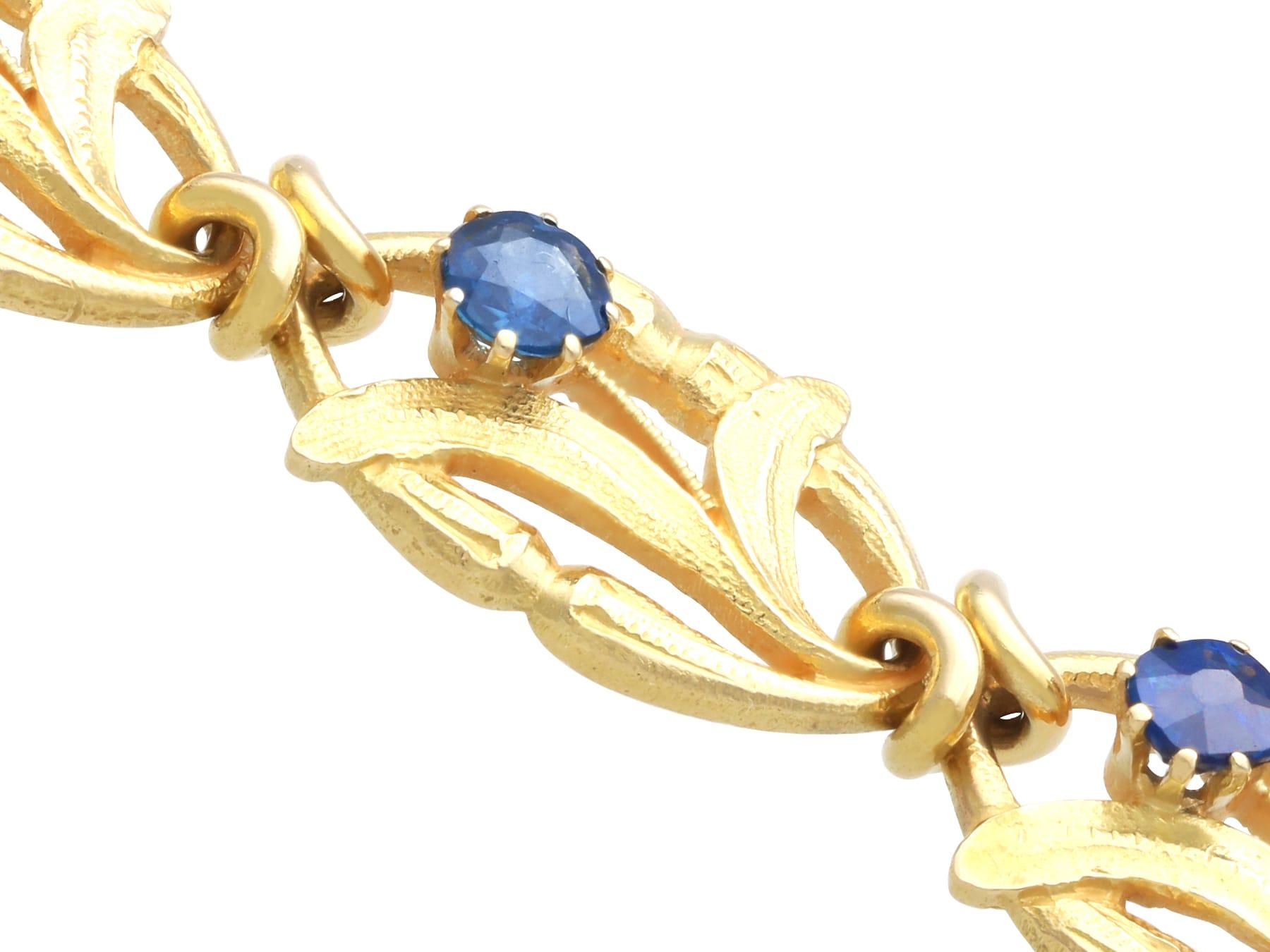 Bracelet ancien en saphir basaltique de 0,20 carat et or jaune 18k Circa 1925 en vente 3