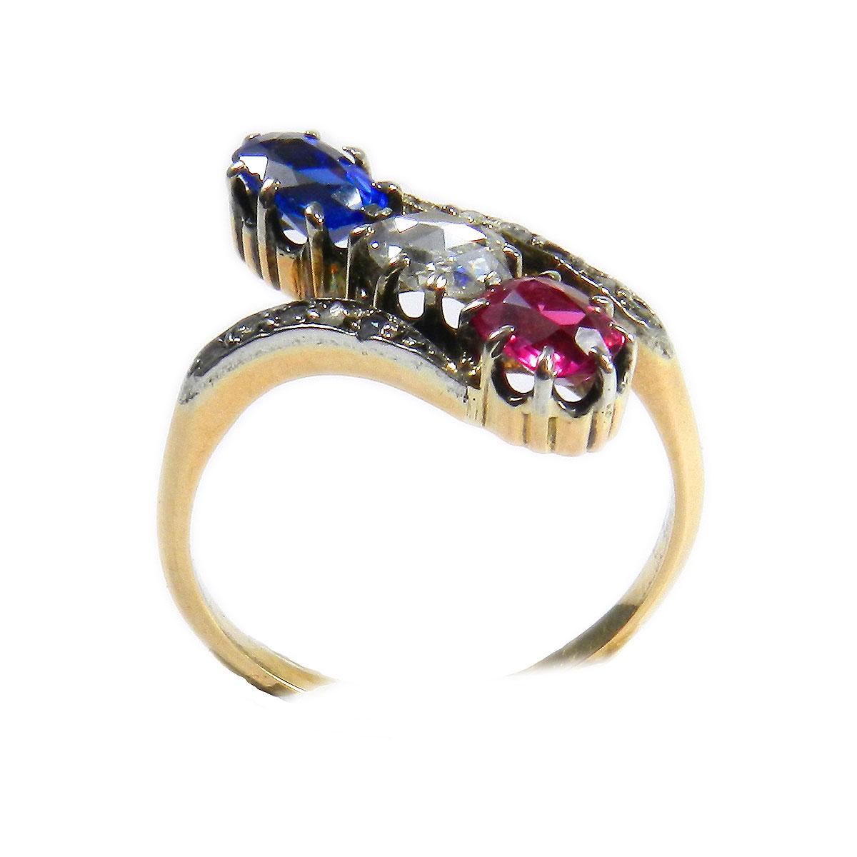 Antique 0.25 Carat Diamond Ruby ​​and Sapphire Three Stone Gold Ring, circa 1890

Late Victorian vertical three stone ring set with an oval cut diamond of 0.25 ct, accompanied, side by side, by an oval cut sapphire 0.59 ct and a ruby ​​0.47 ct, both